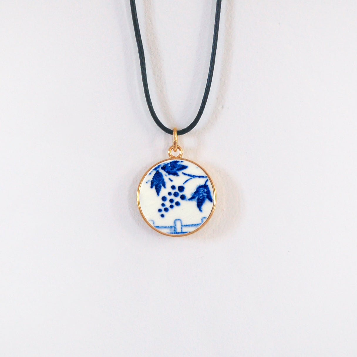 "In the Garden" pendant, gold finish