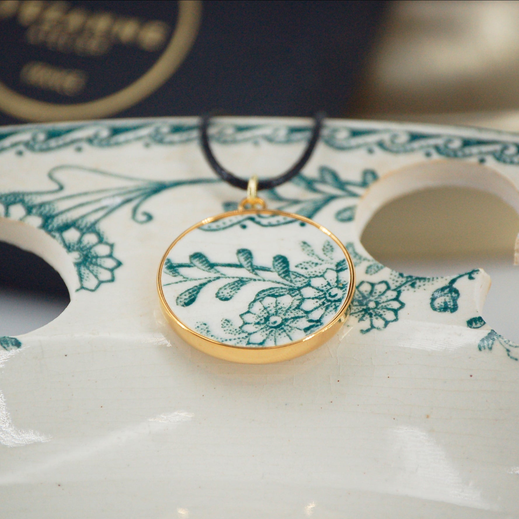 Pendentif "Fleurs vertes"
