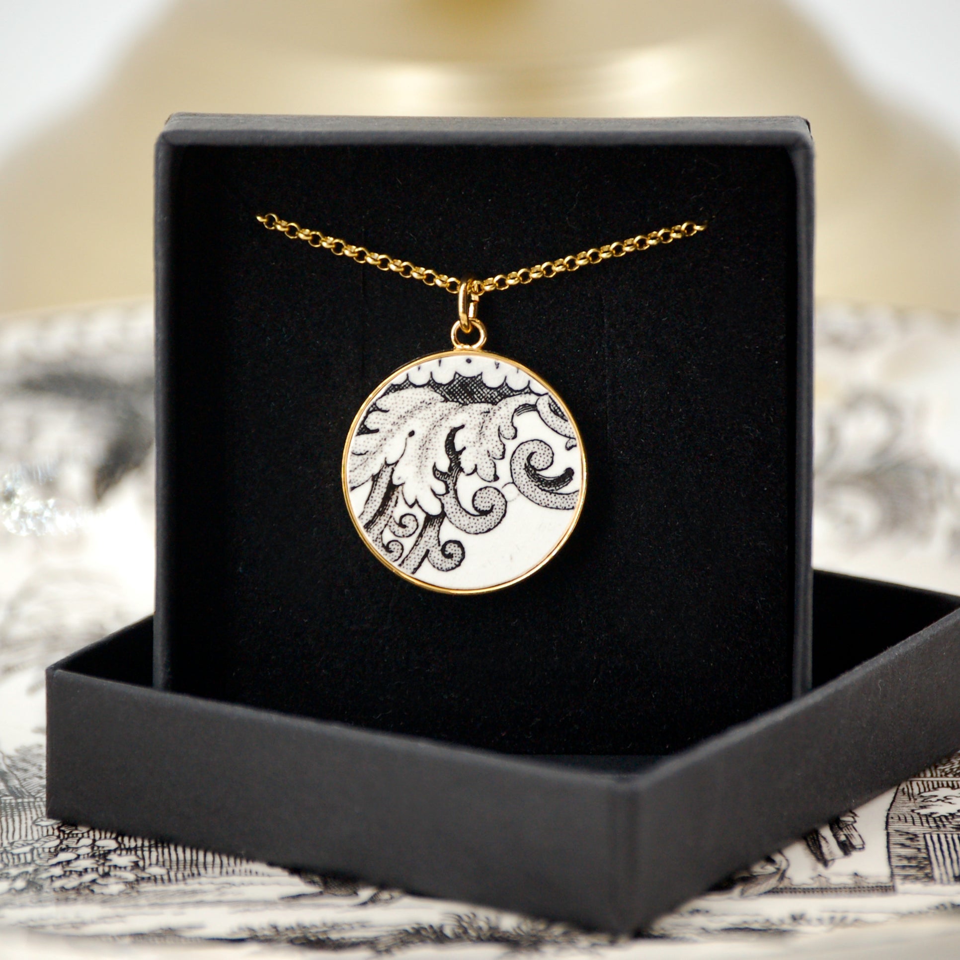 "Old-Fashioned Motif" Pendant, Gold Finish