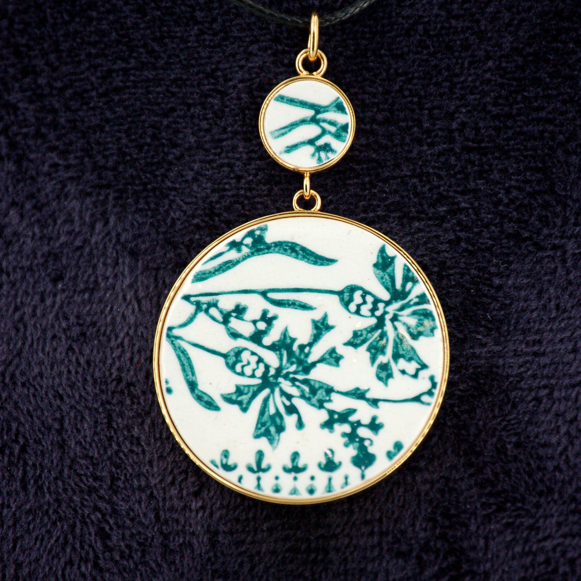 "Cornflowers" pendant, gold finish