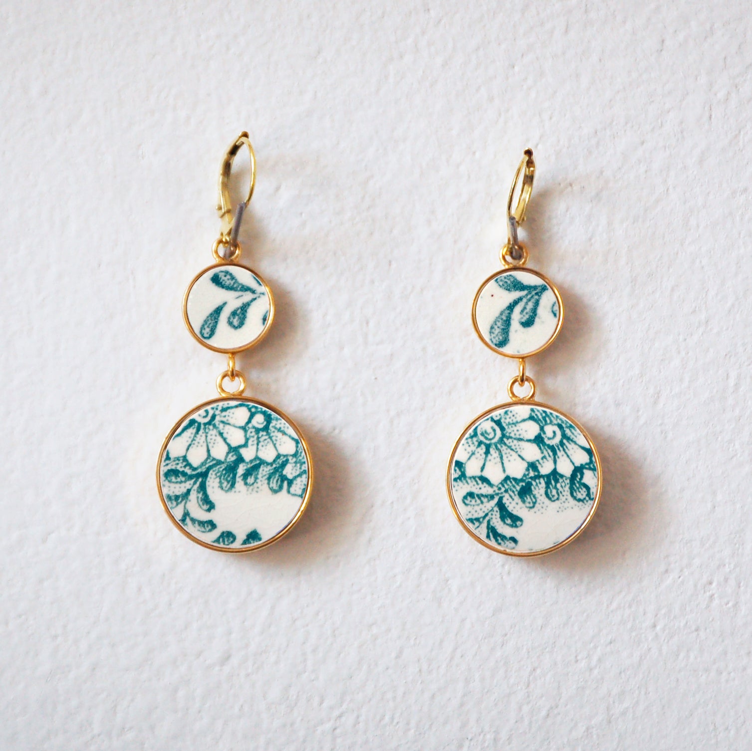 Boucles d'oreilles "Bouquet de fleurs vertes", finition or