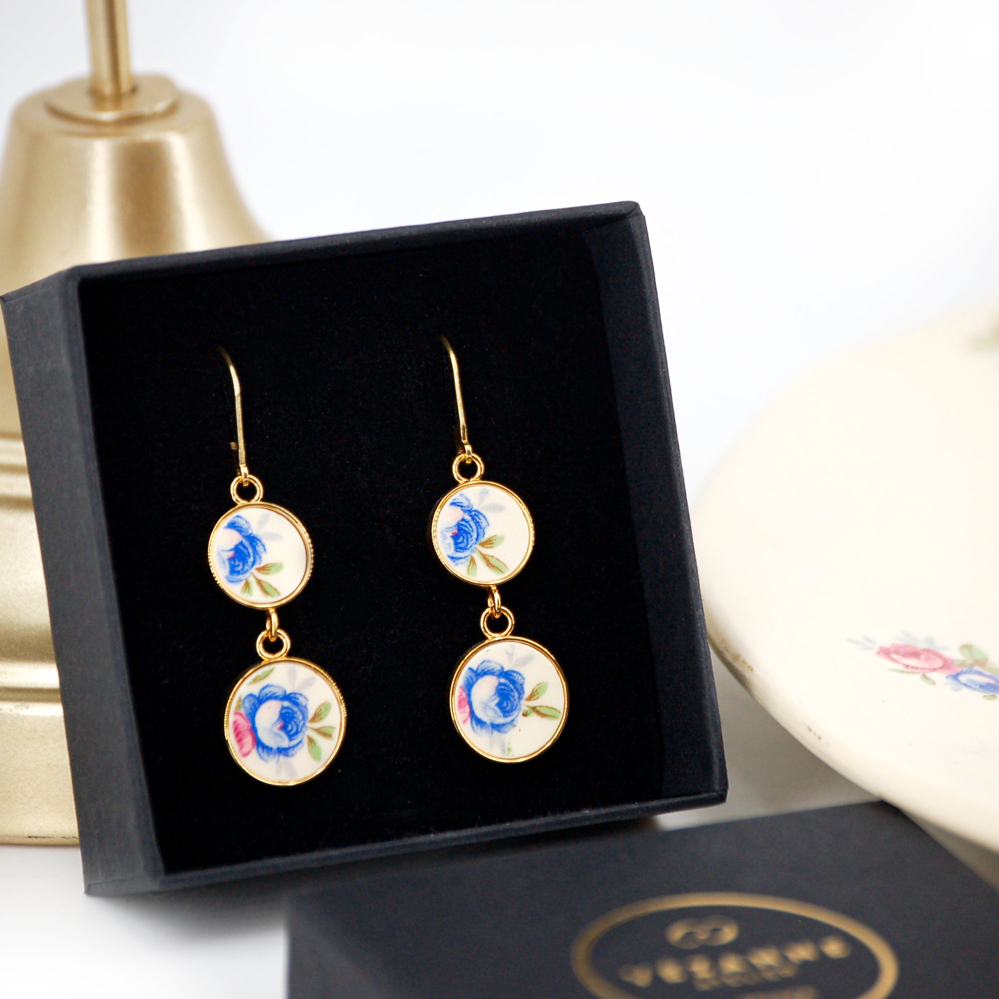 "Blue and pink flower bud" earrings, gold finish