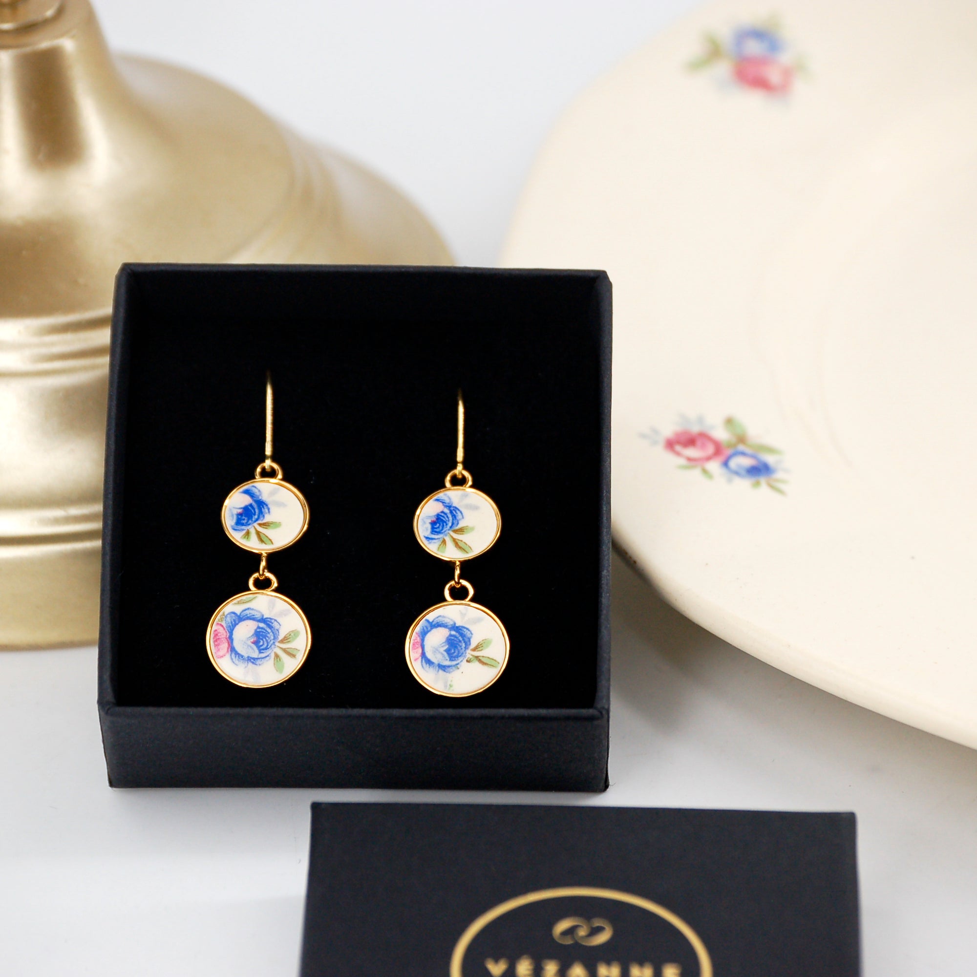 "Blue and pink flower bud" earrings, gold finish