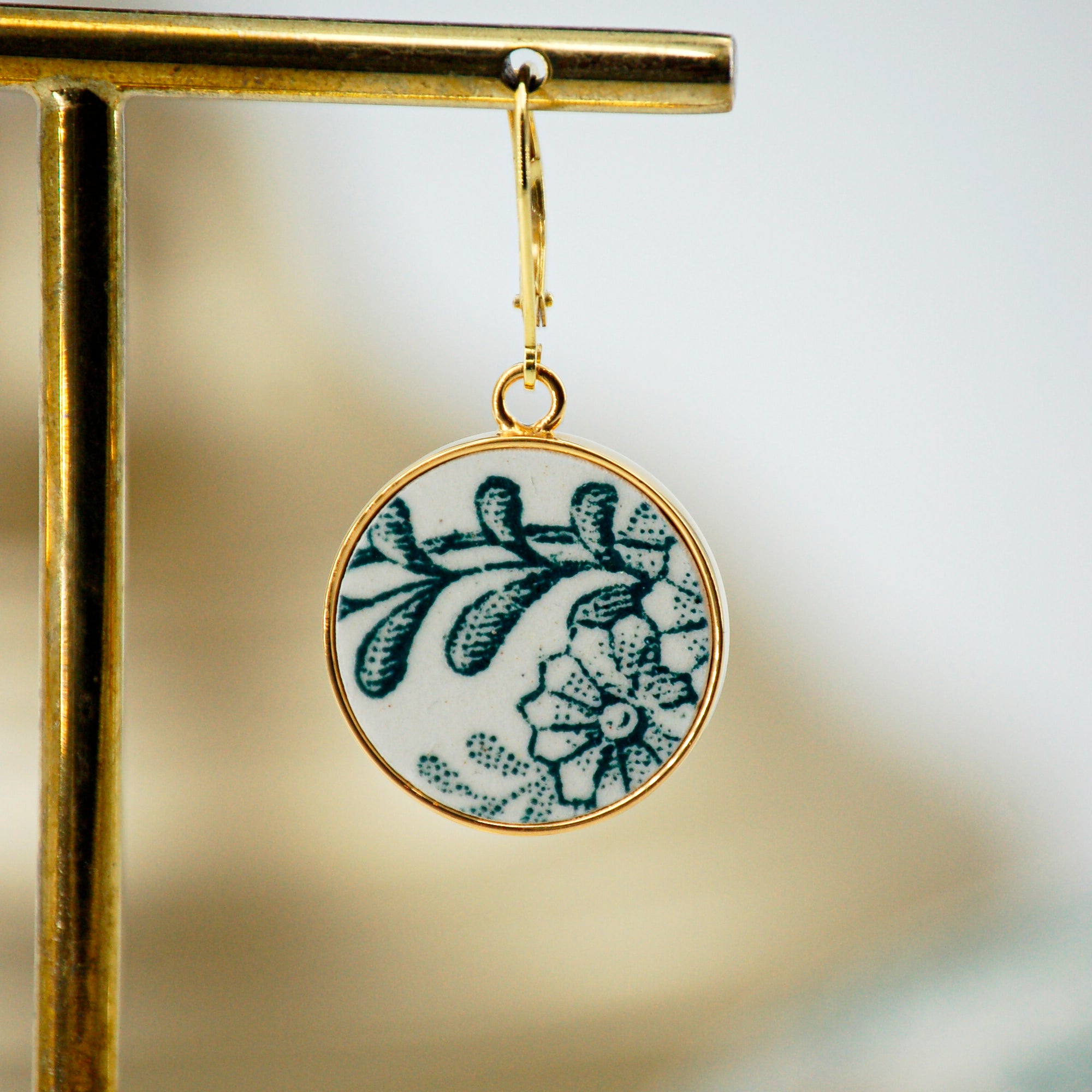 "Bouquet of Flowers" earrings, gold finish