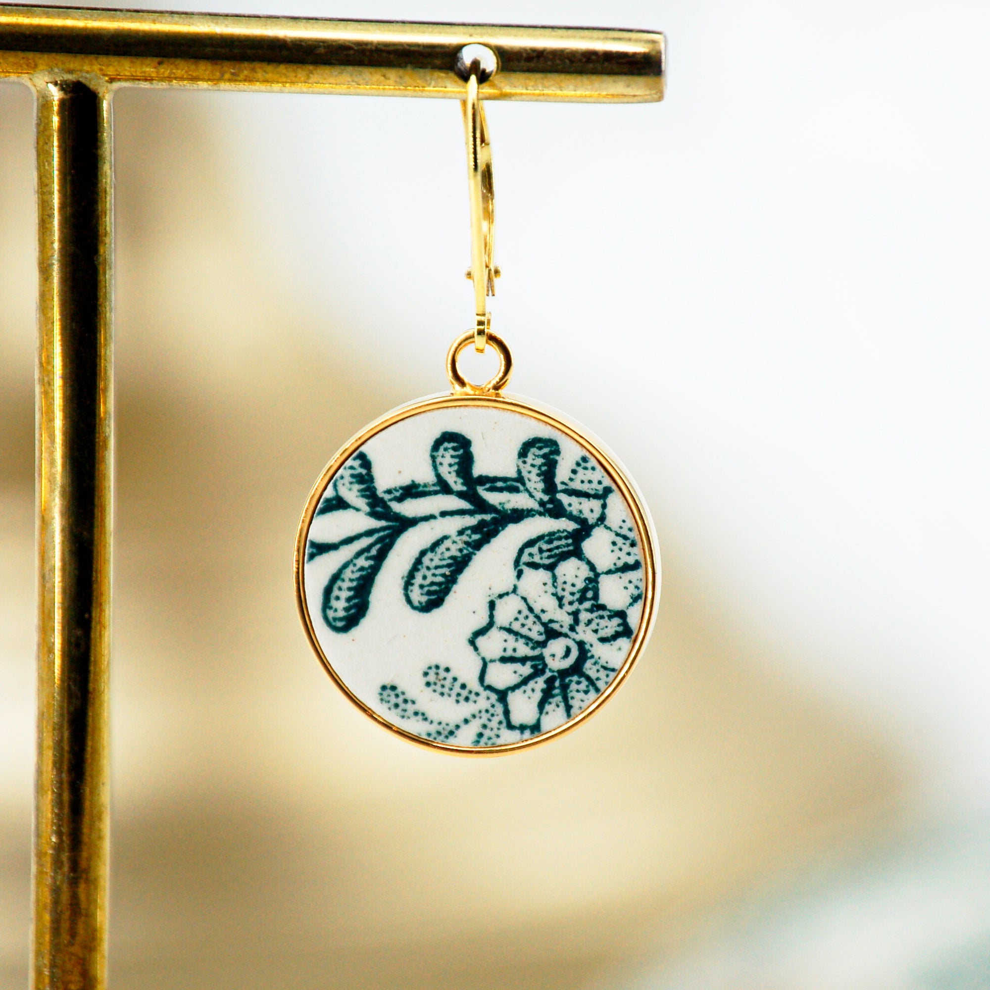 "Bouquet of Flowers" earrings, gold finish