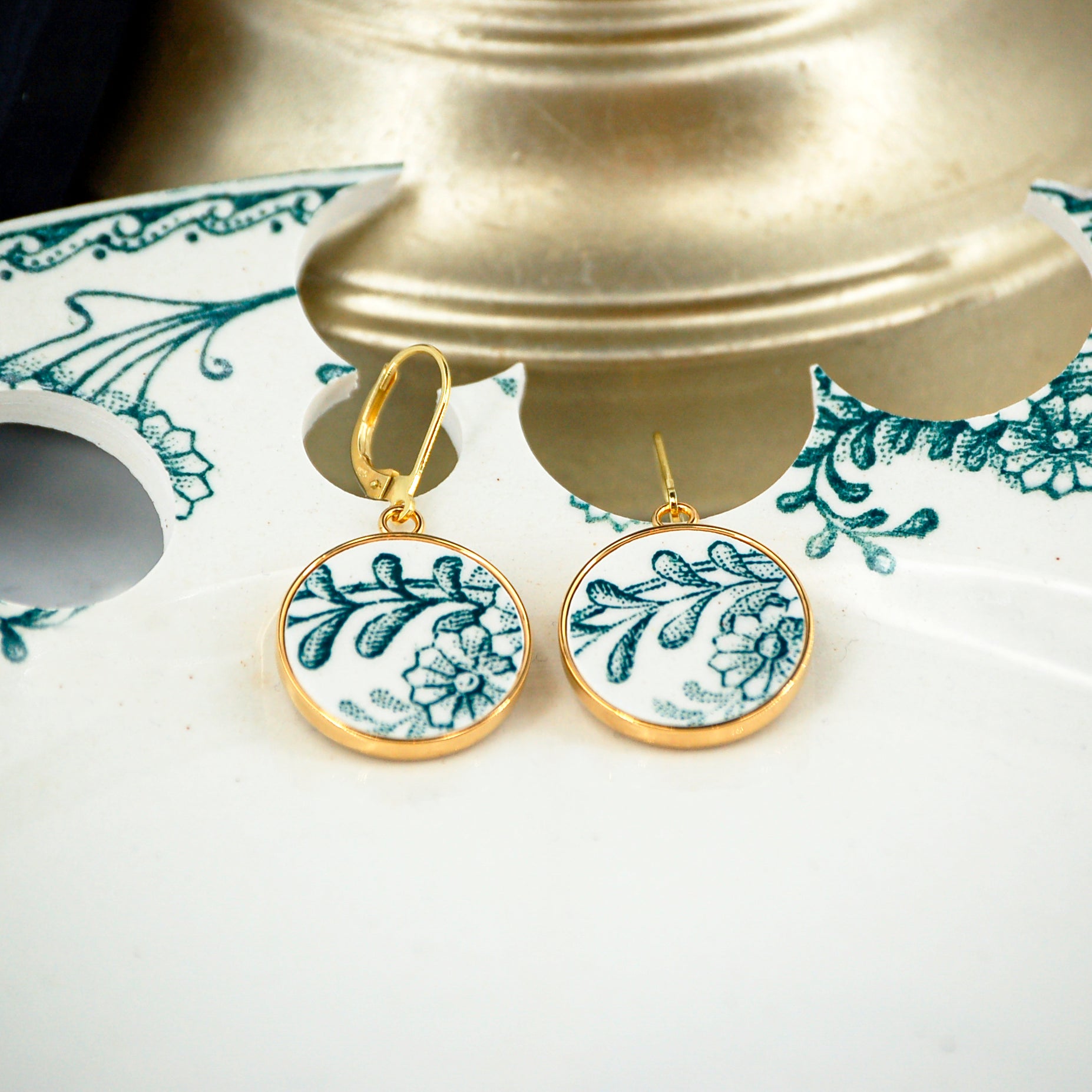 "Bouquet of Flowers" earrings, gold finish