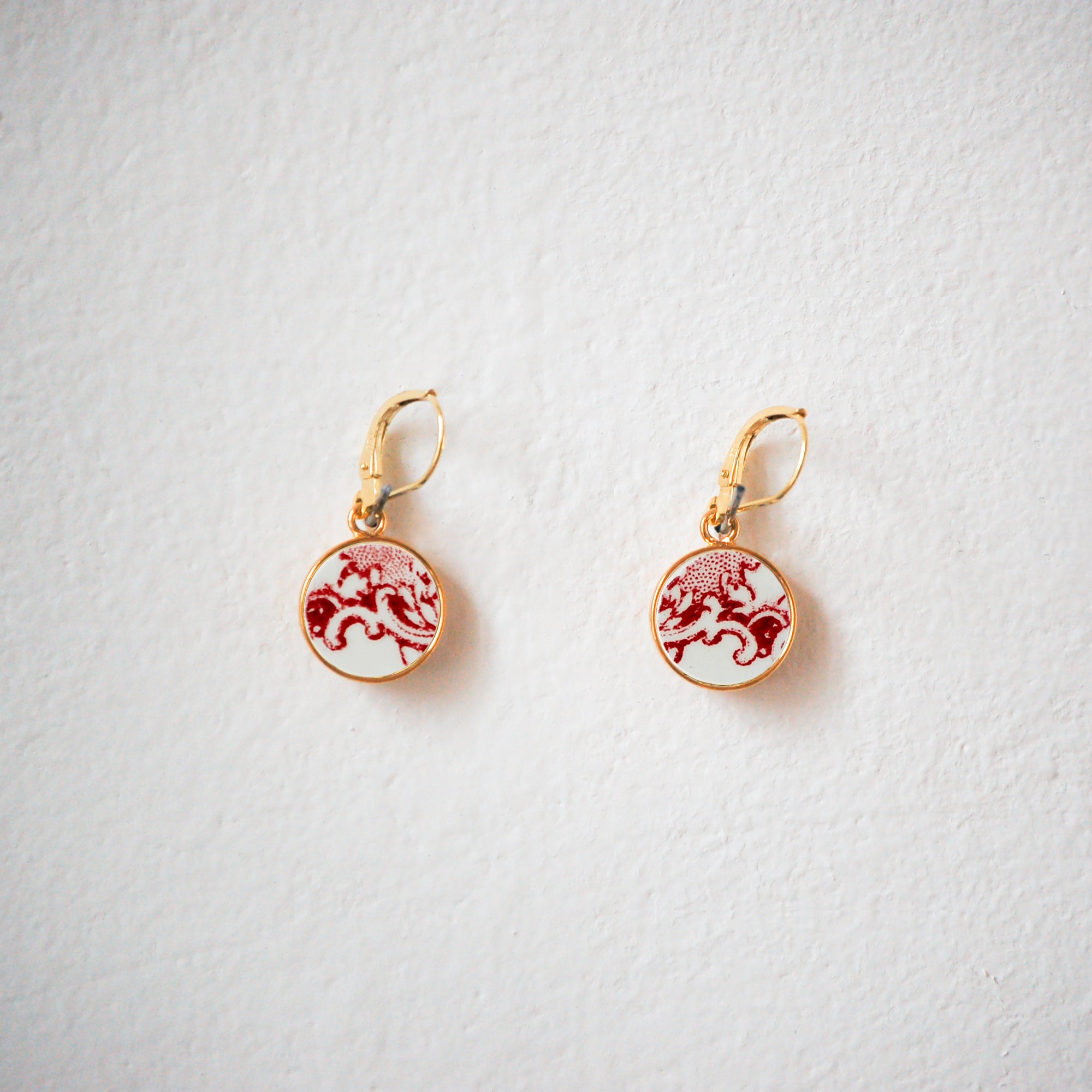 Boucles d'oreilles "Volutes en vieux rose", finition or