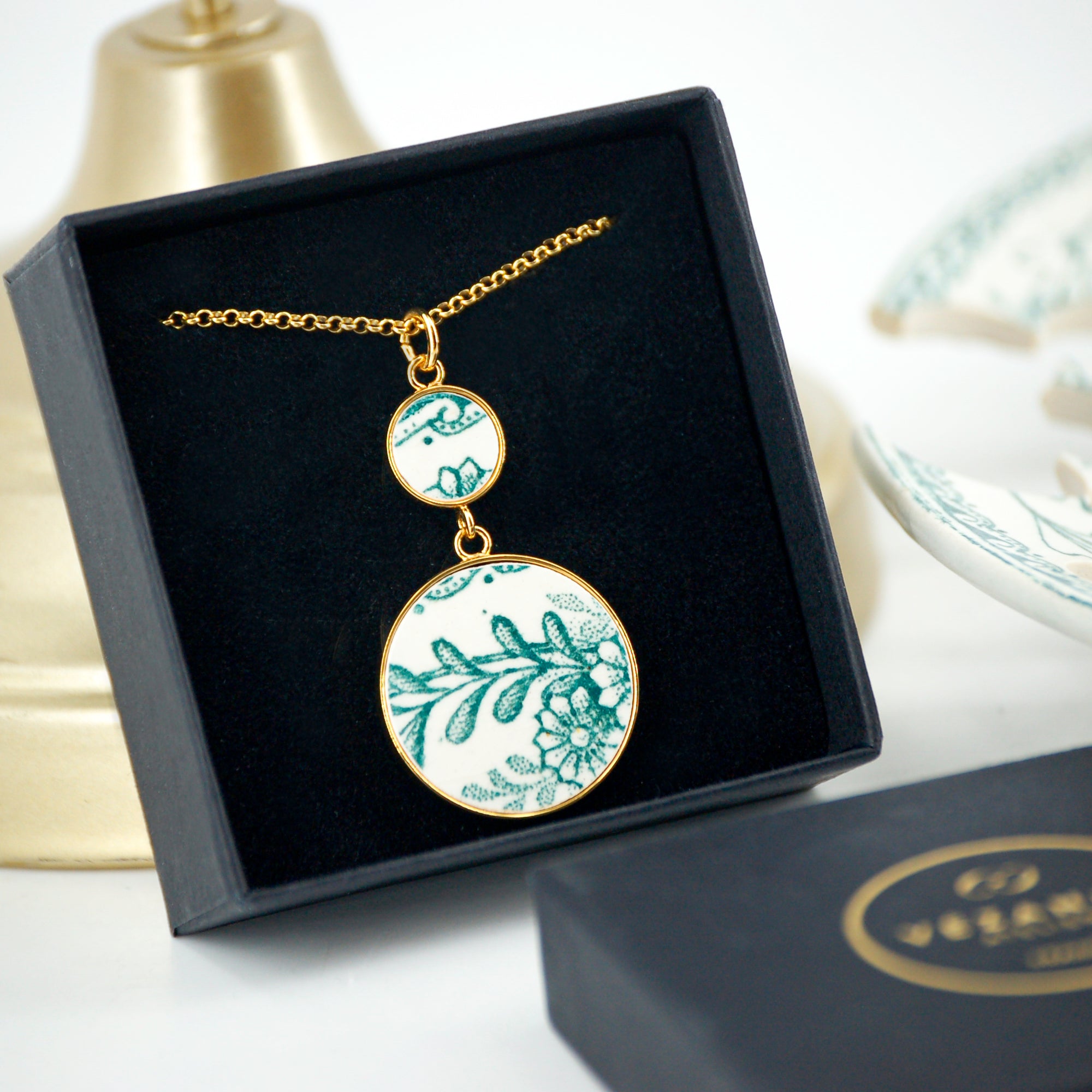 Pendentif "Bouquet de fleurs vertes", finition or