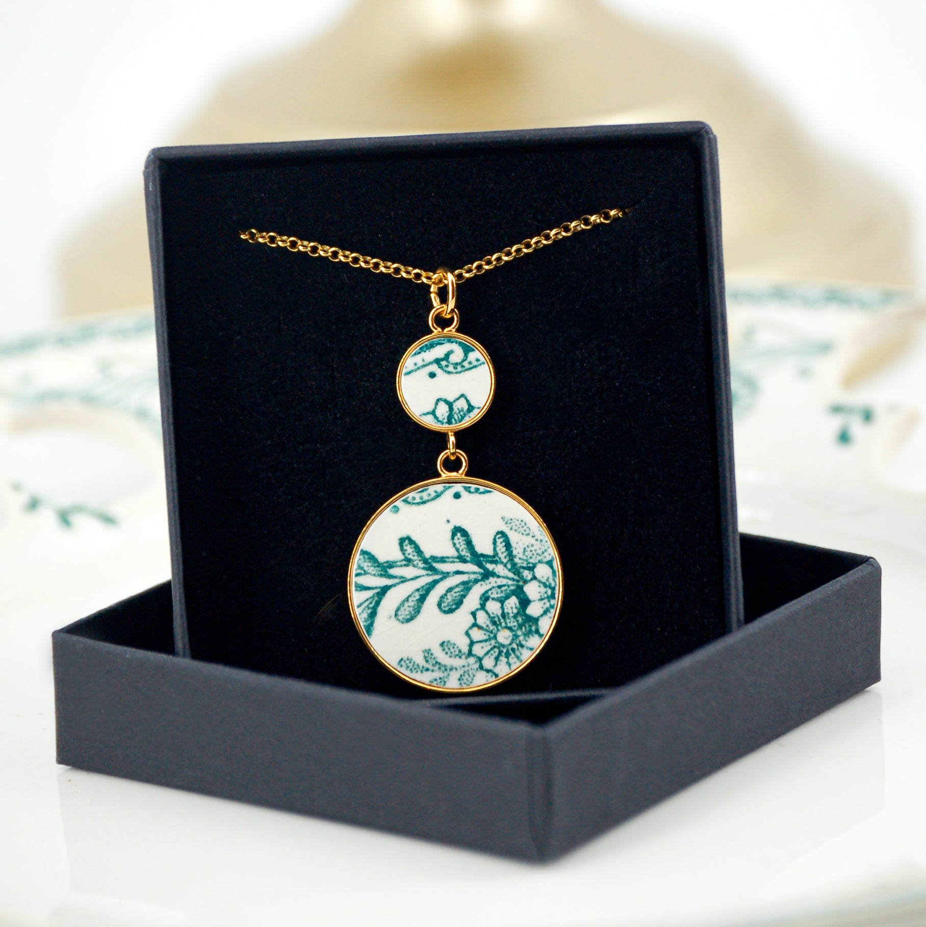 Pendentif "Bouquet de fleurs vertes", finition or