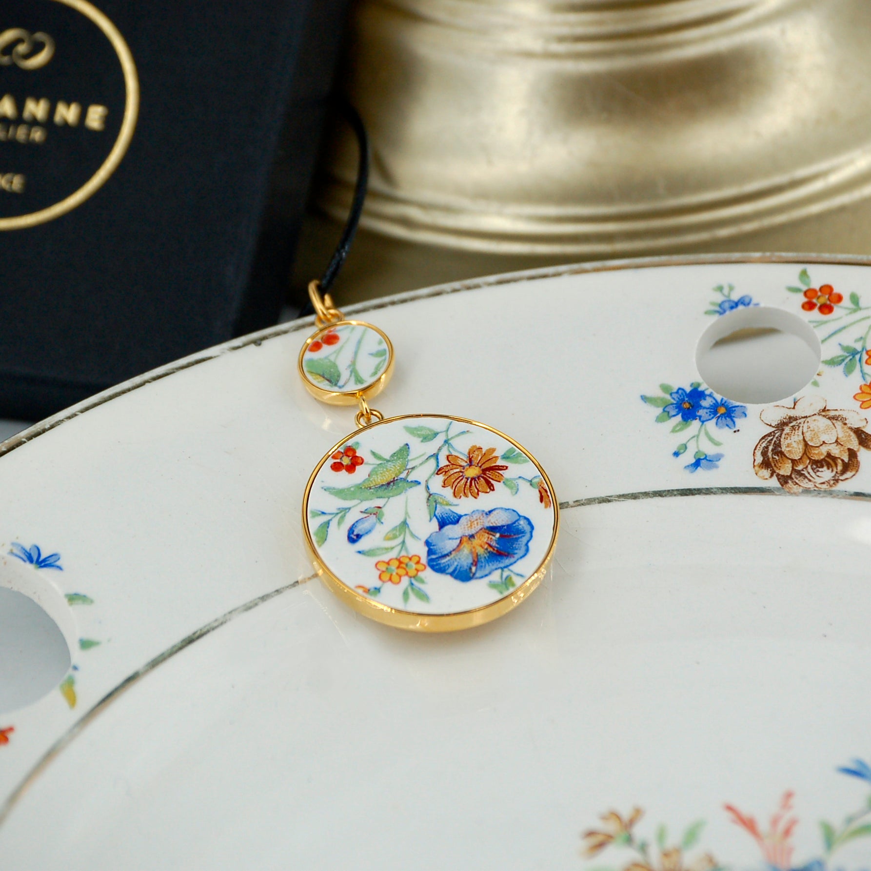 "Bellflowers and Small Flowers" Pendant, Gold Finish