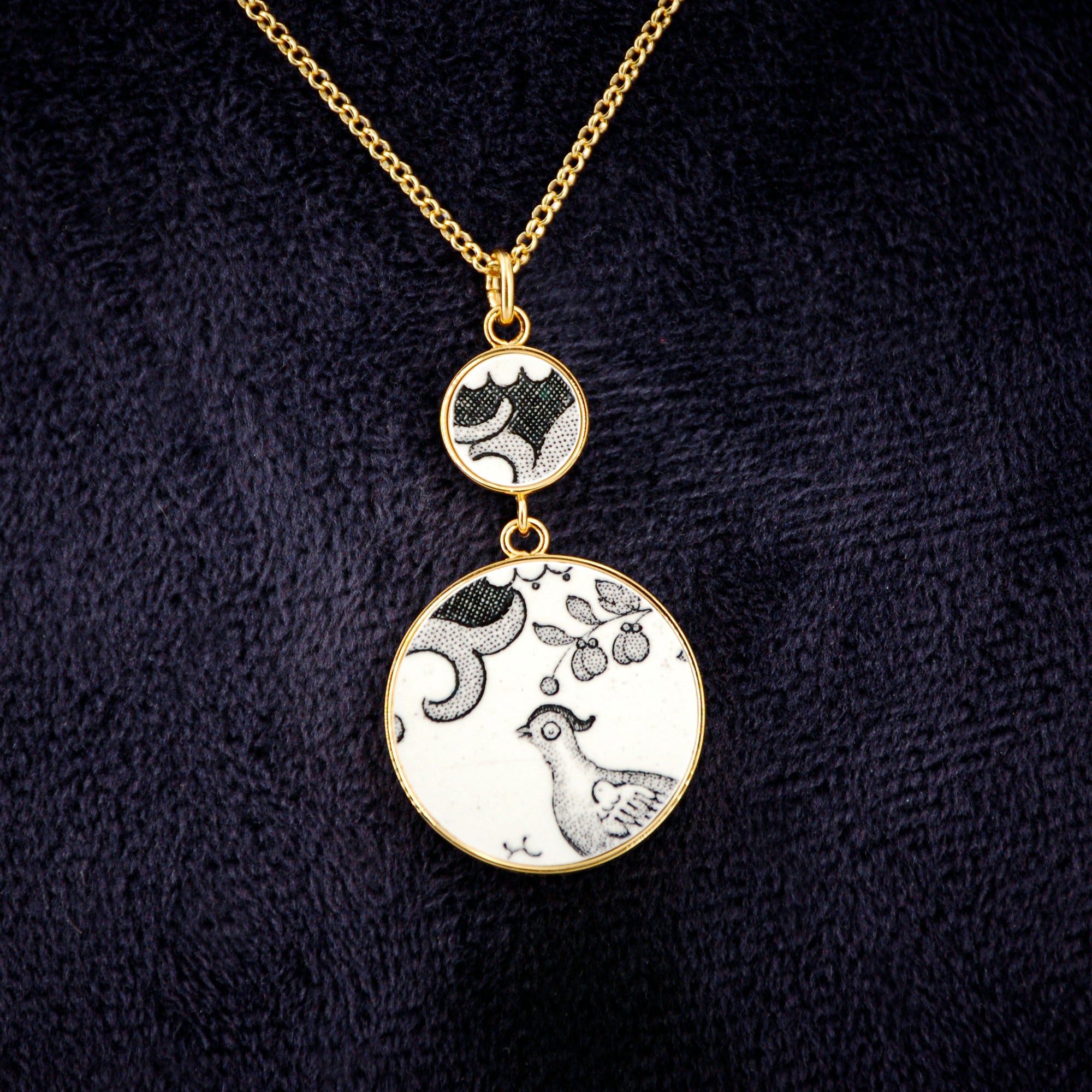 "Bird of Paradise" pendant, gold finish