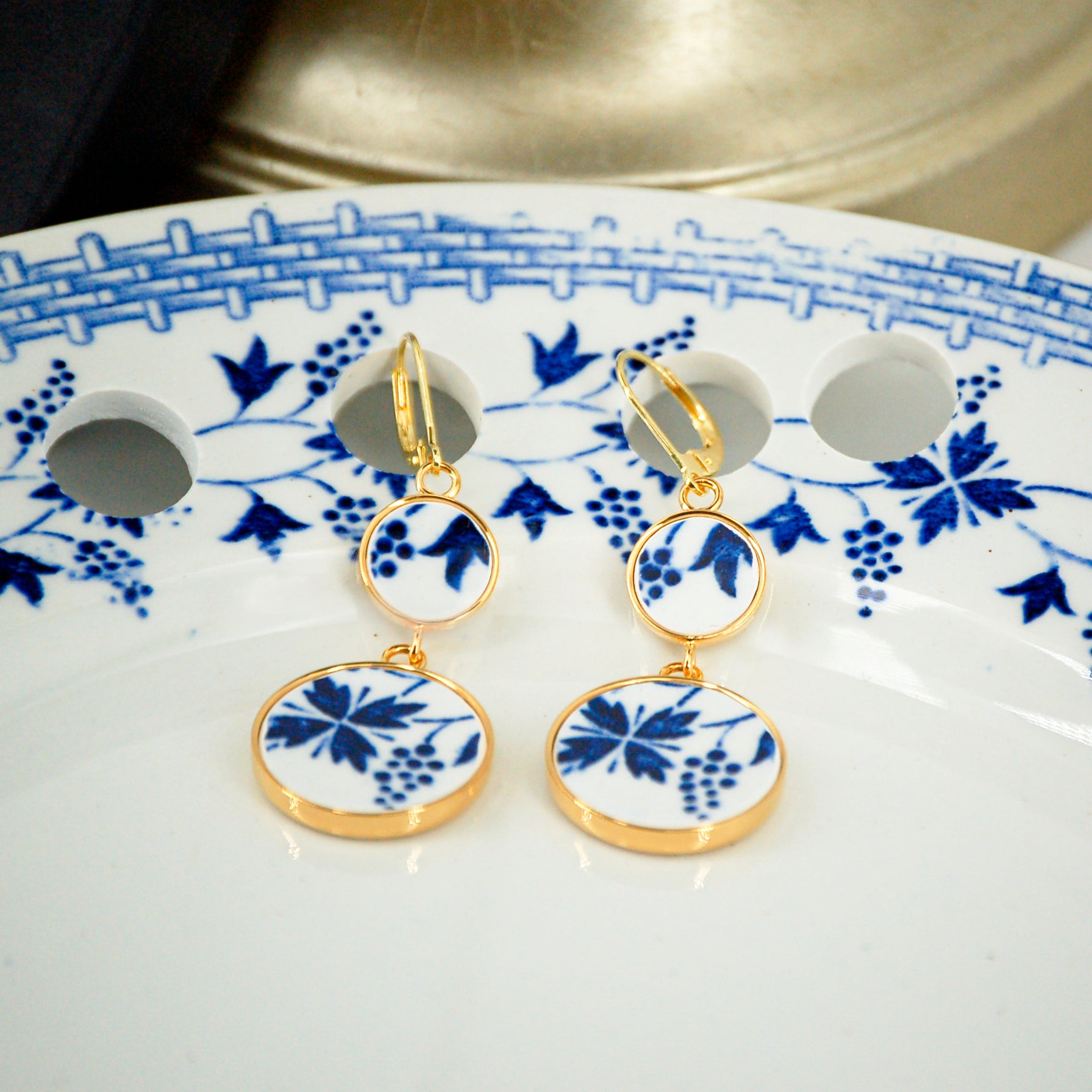 "Cornflower" earrings with a gold finish