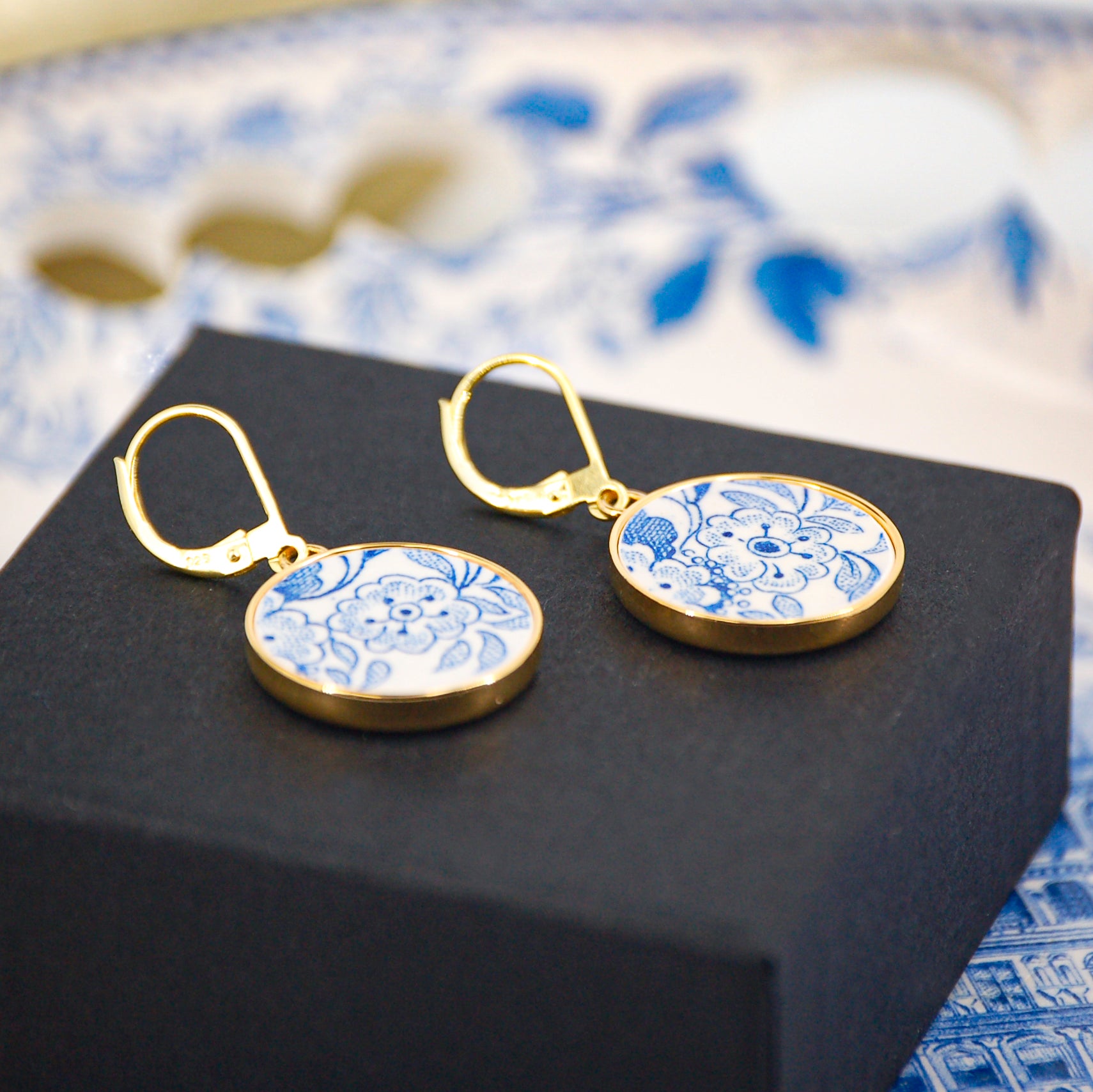 "Small blue flowers" earrings, gold finish