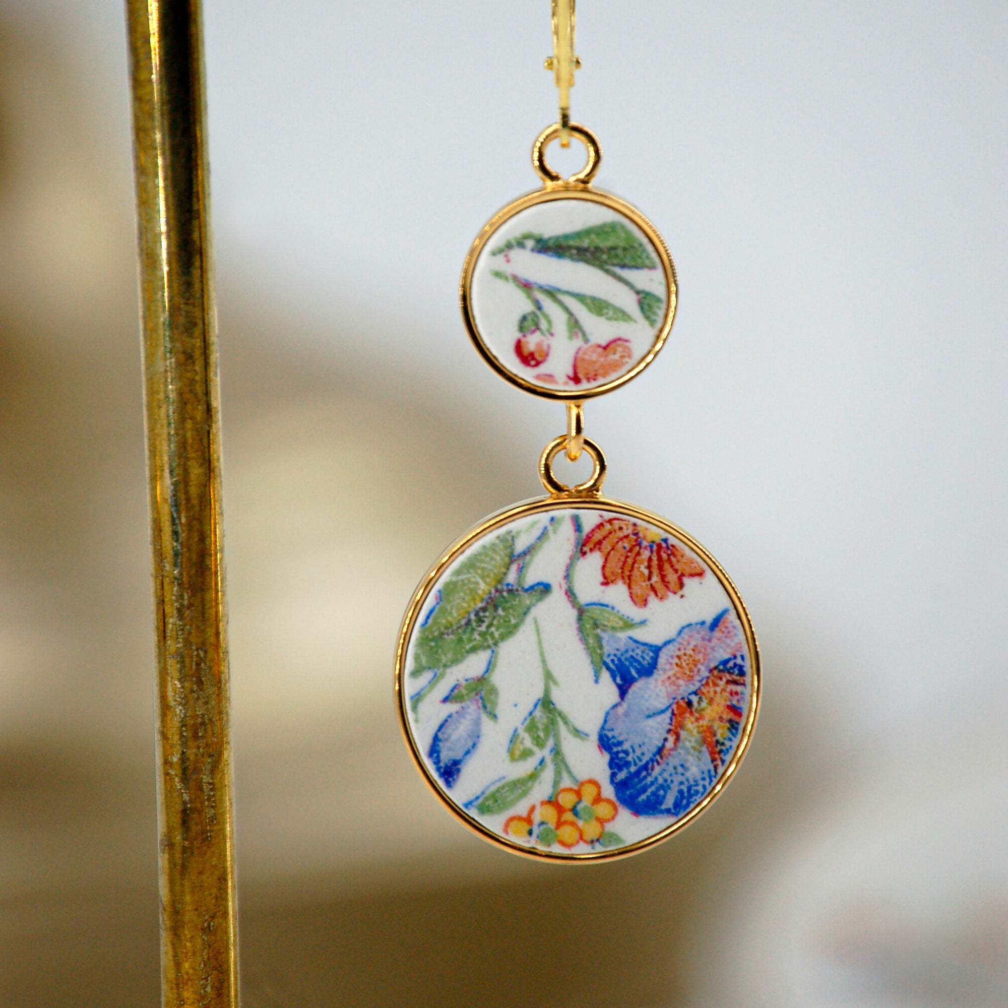 "Bellflower and its little flowers" earrings, gold finish