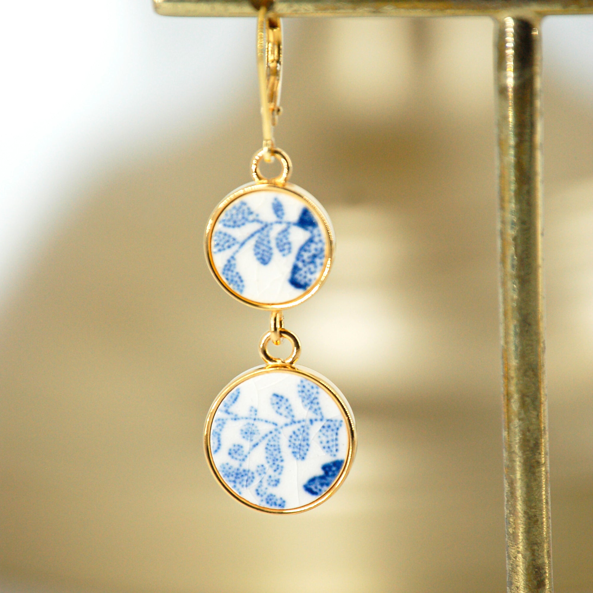 Boucles d'oreilles "Feuillage bleu", finition or