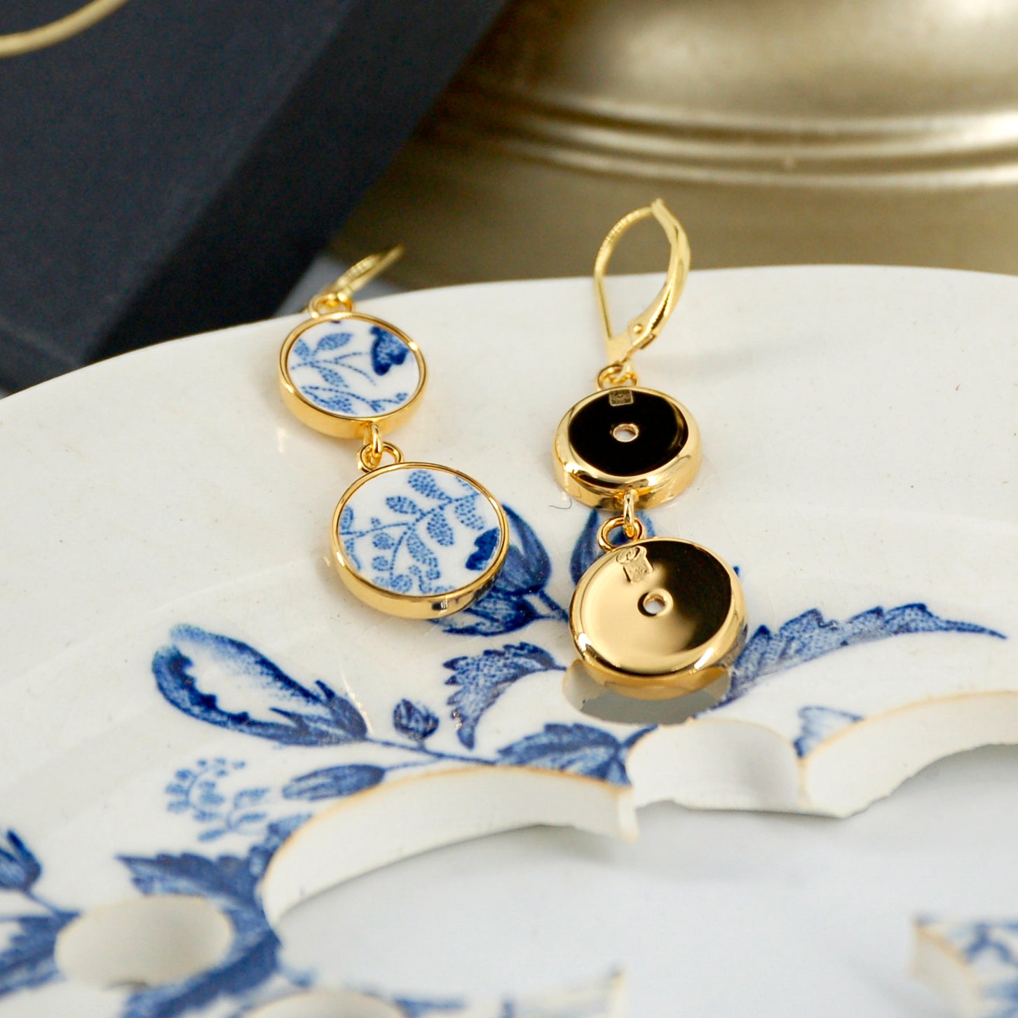 Boucles d'oreilles "Feuillage bleu", finition or