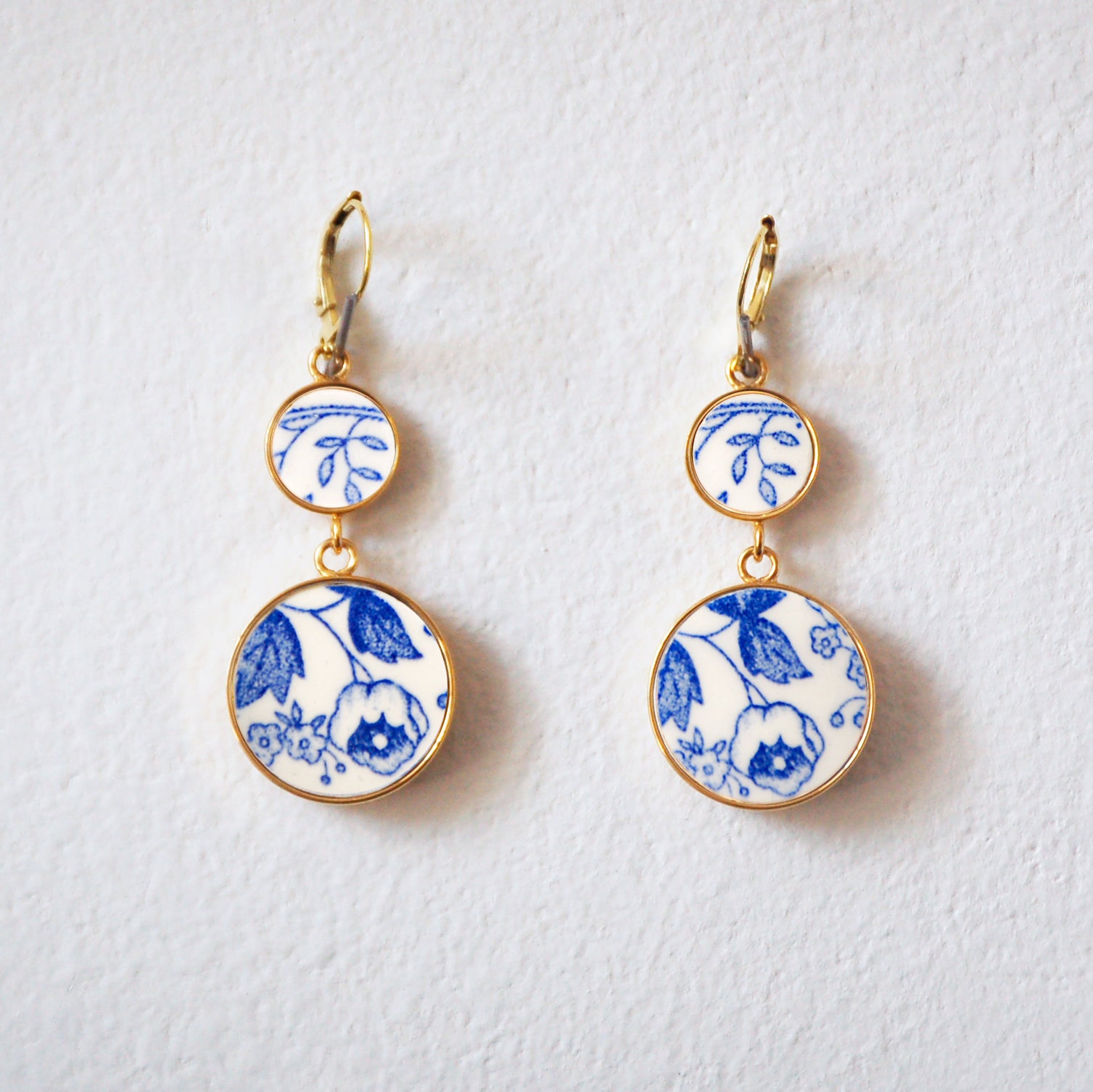"Leaves and Flowers in the Wind" earrings, gold finish