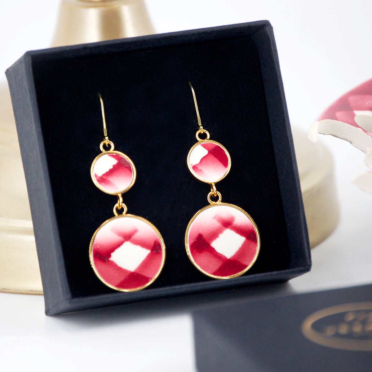 "Geometric Composition" earrings, gold finish