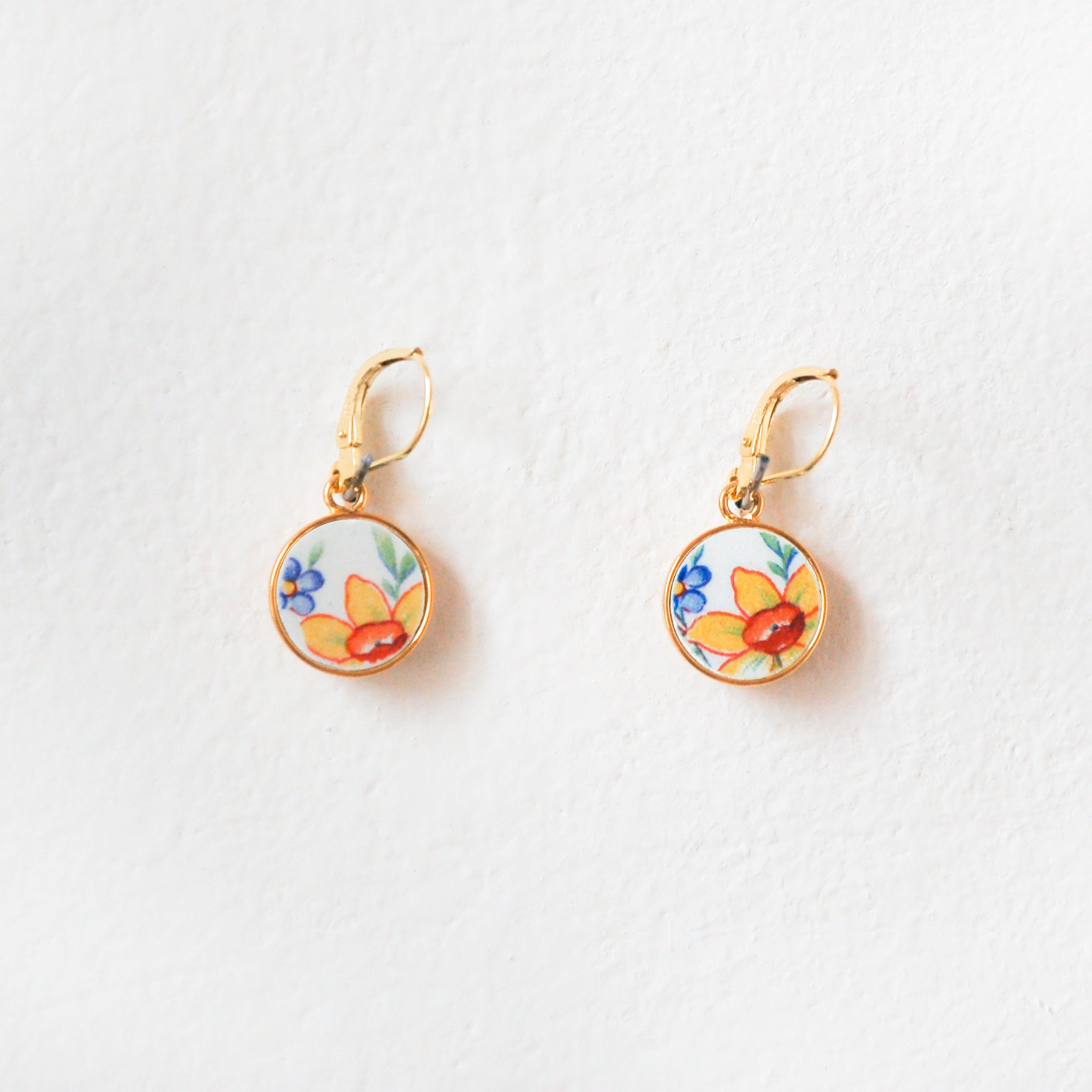 "Beautiful Daffodil" earrings, gold finish