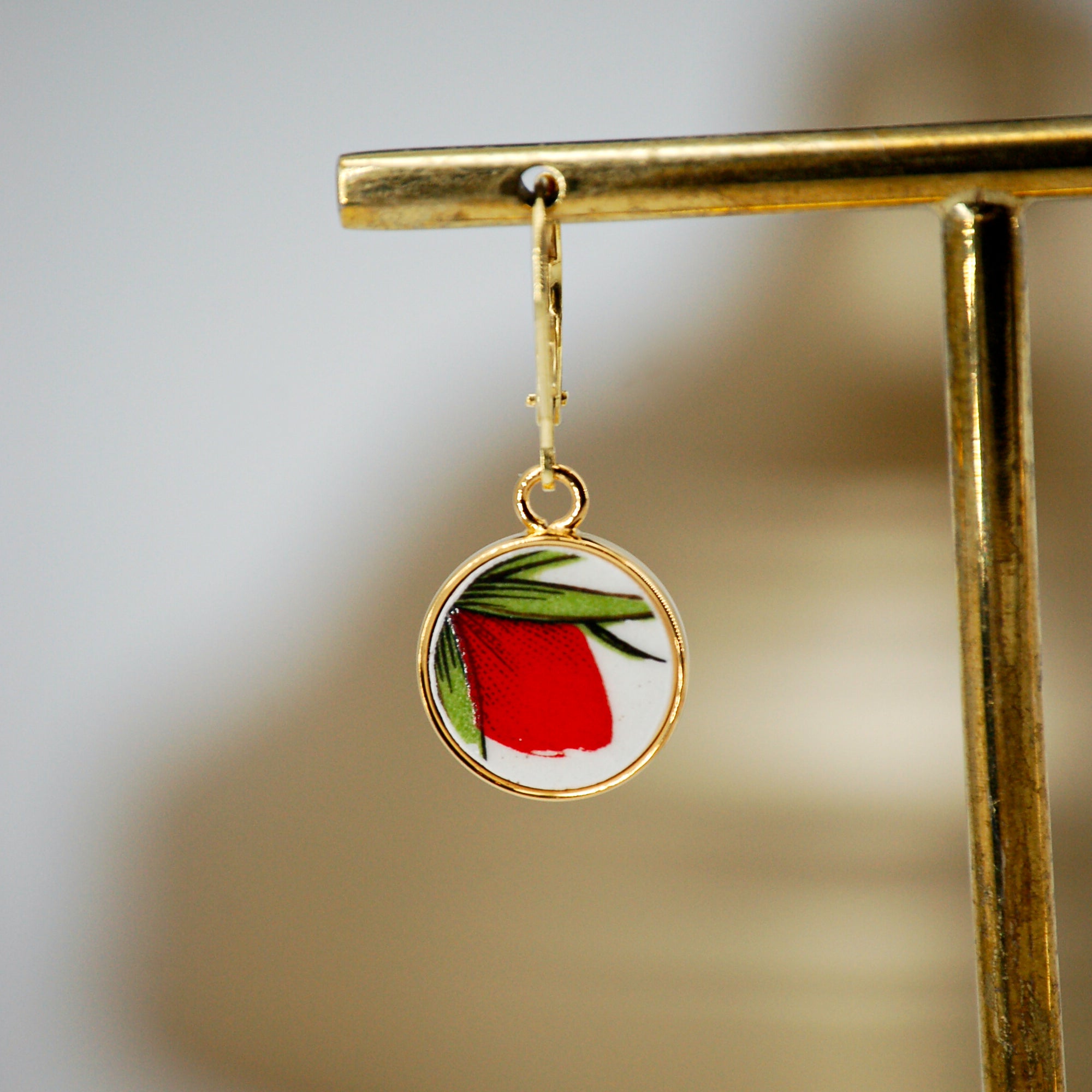 "Rosebud" earrings, gold finish