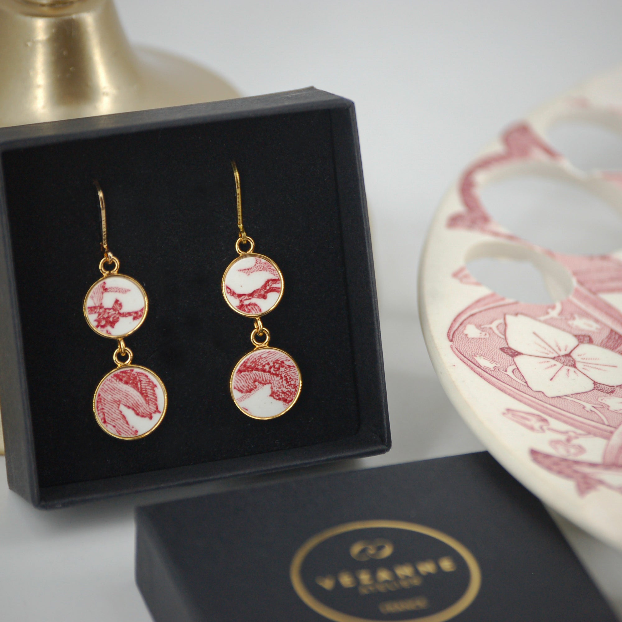 "Footprints in old rose" earrings, gold finish