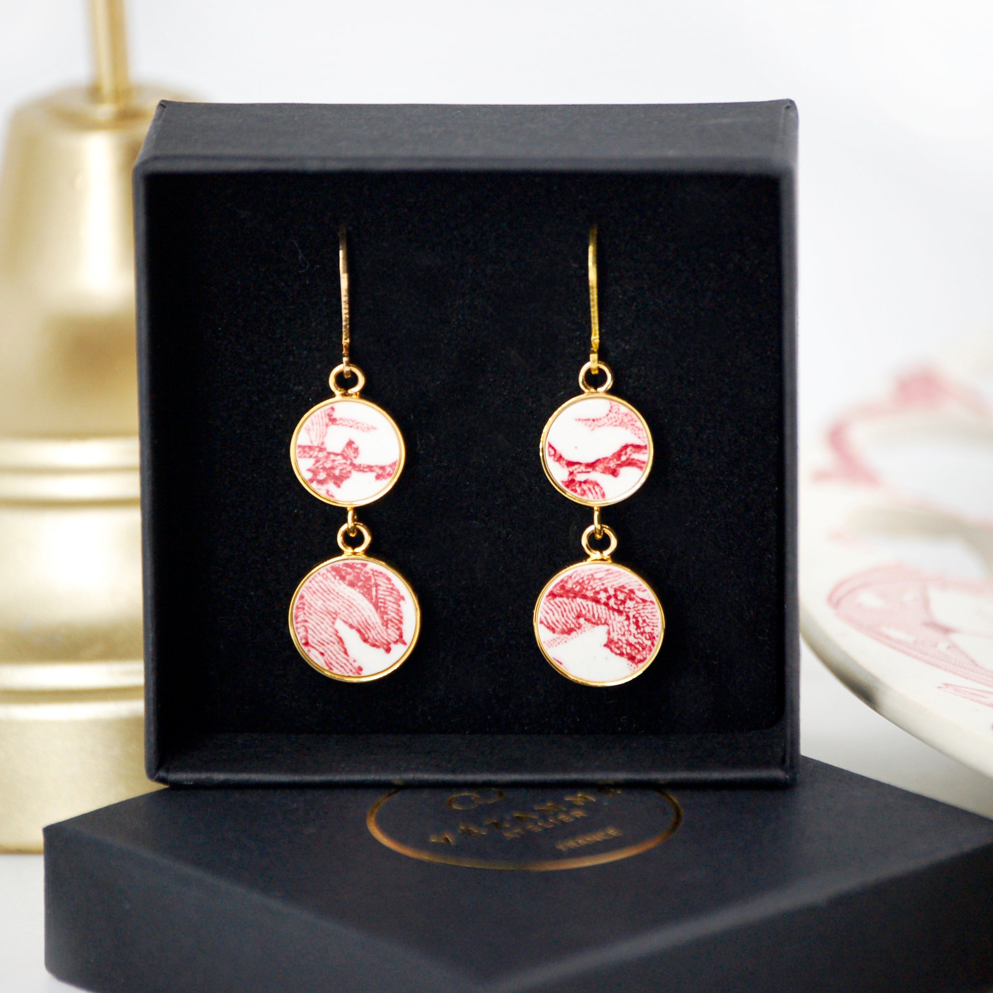 "Footprints in old rose" earrings, gold finish