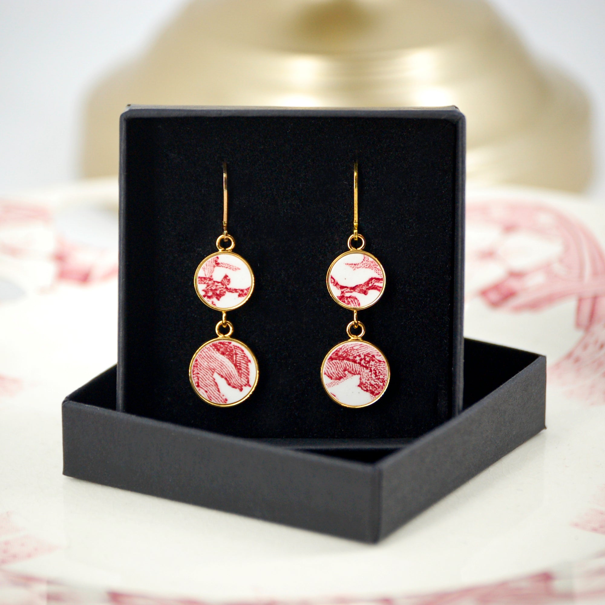 "Footprints in old rose" earrings, gold finish