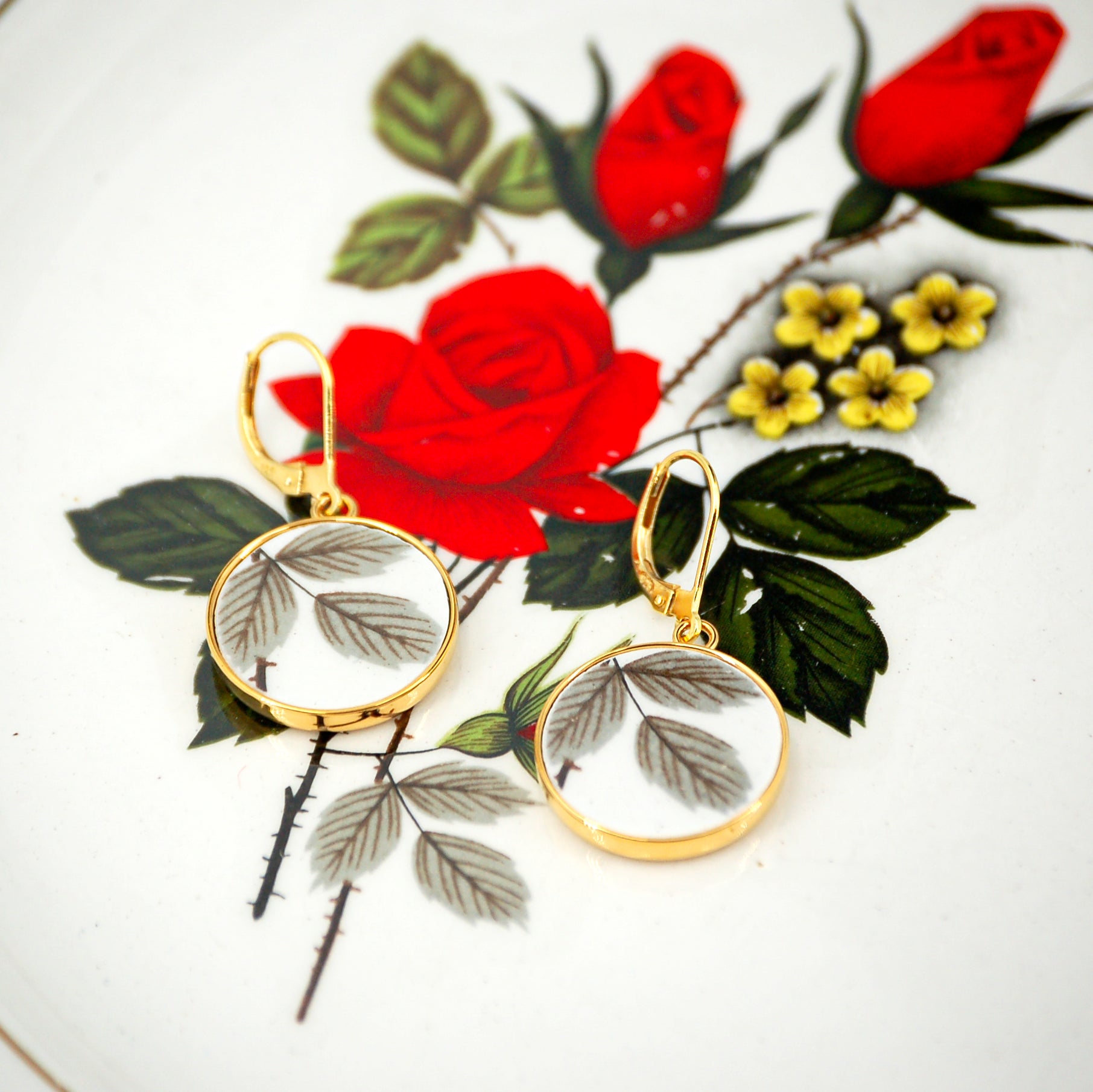 "Small Leaves" earrings, gold finish