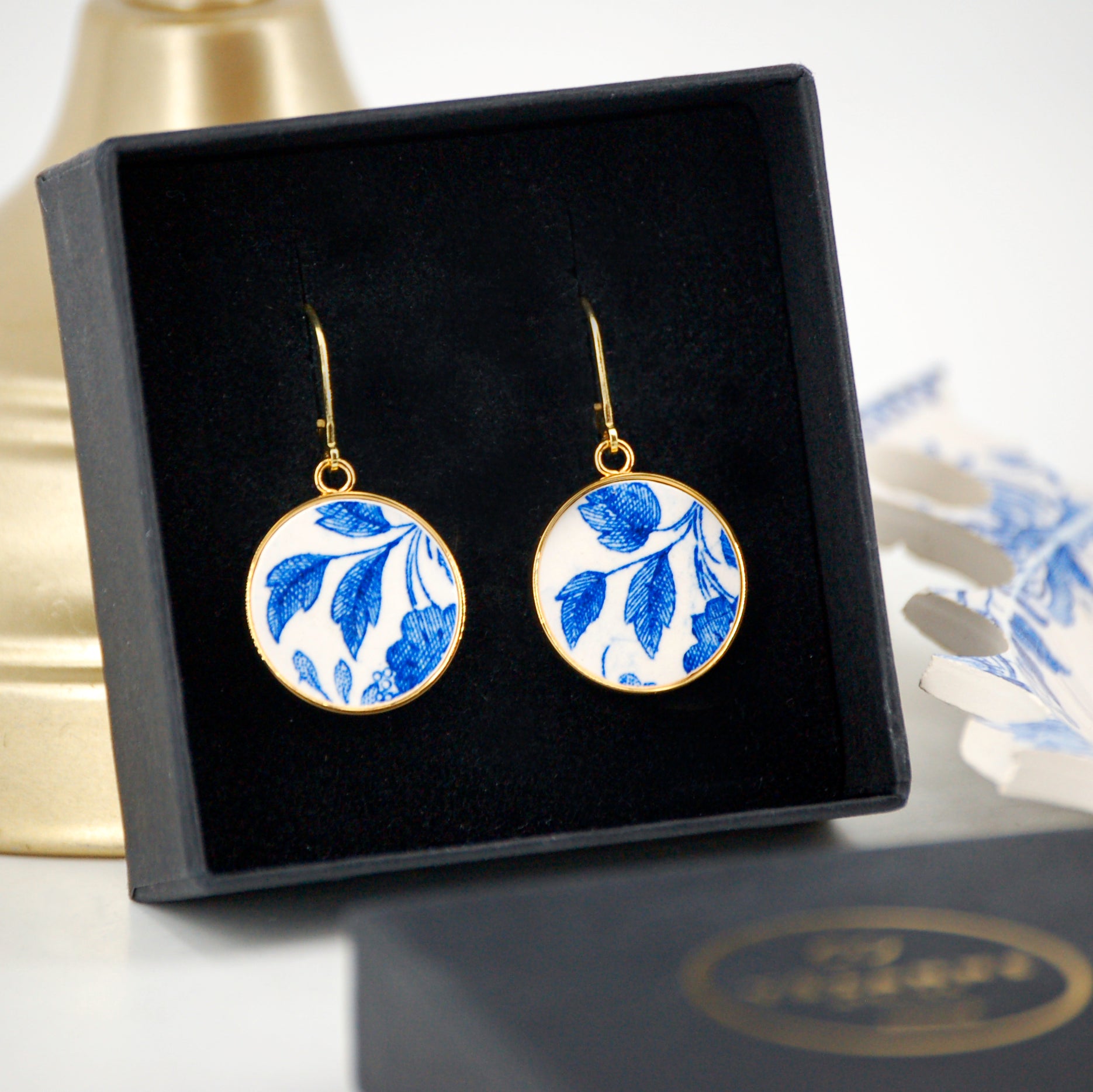 "Les Bleuets #1" earrings, gold finish