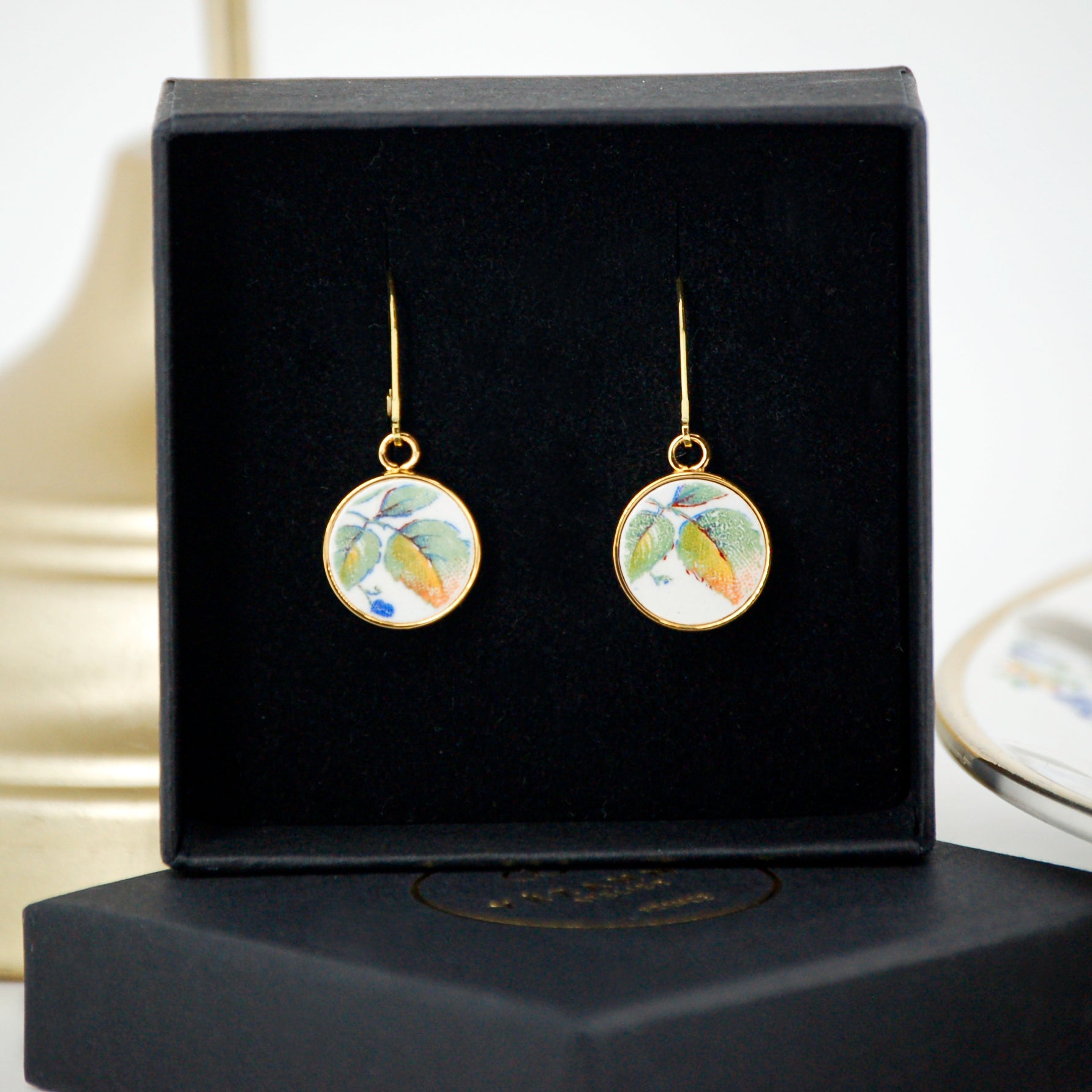 "Berry Leaves" earrings, gold finish