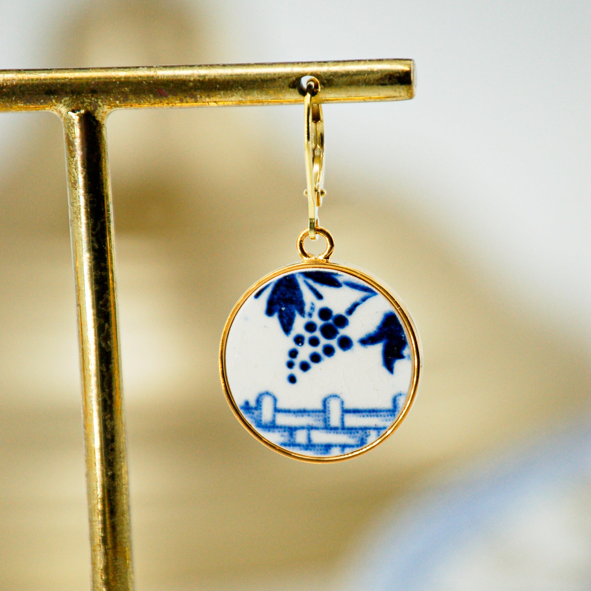 "Cornflower and Weaving" earrings, gold finish
