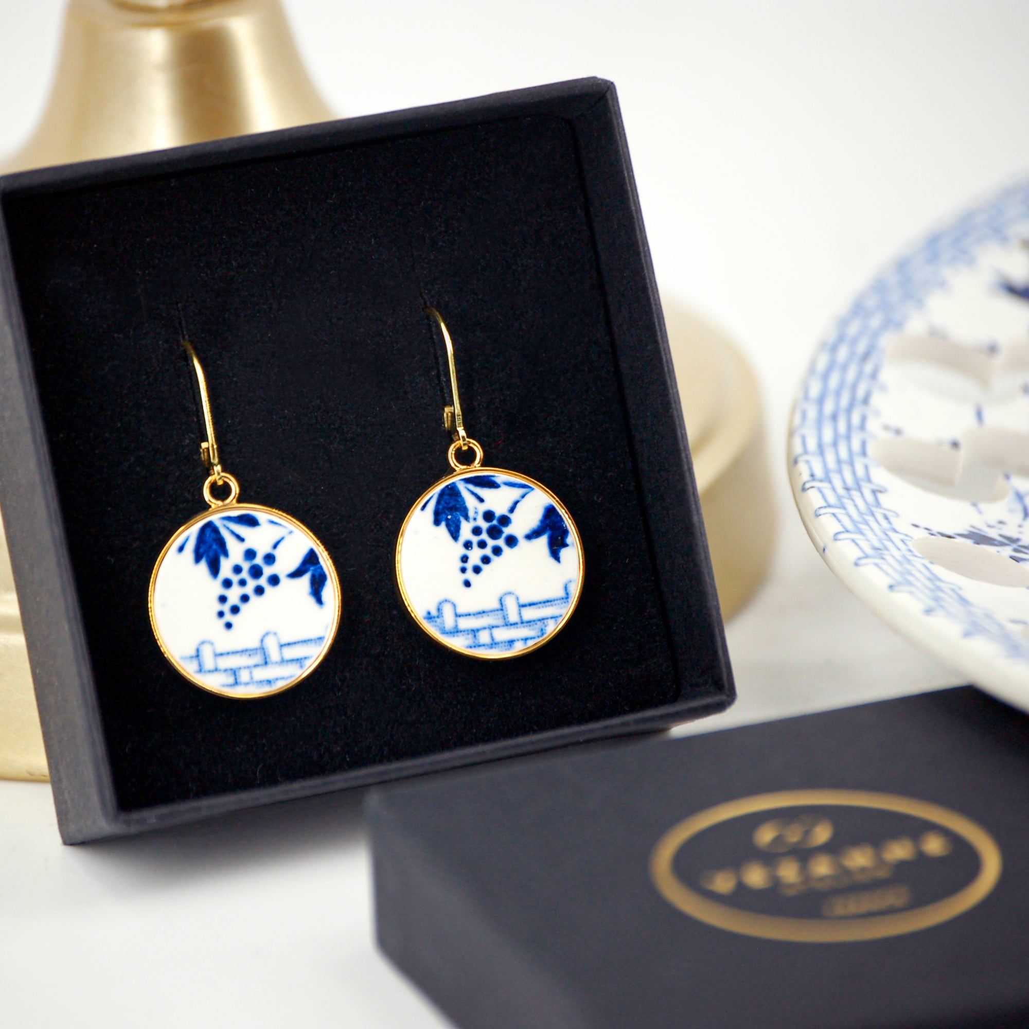 "Cornflower and Weaving" earrings, gold finish