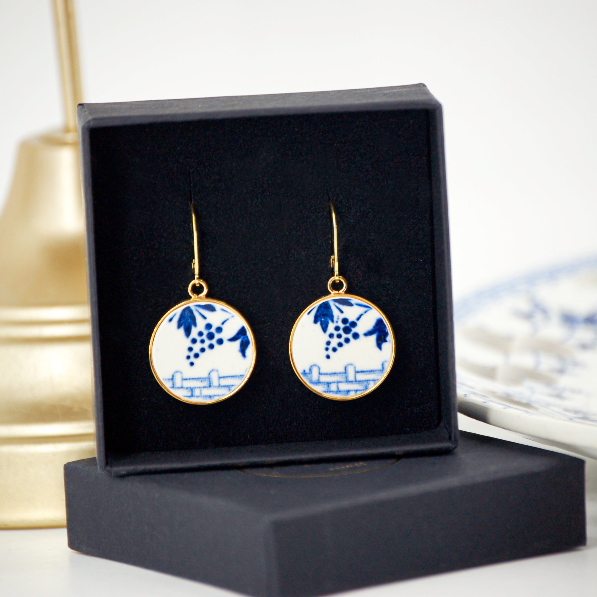 "Cornflower and Weaving" earrings, gold finish