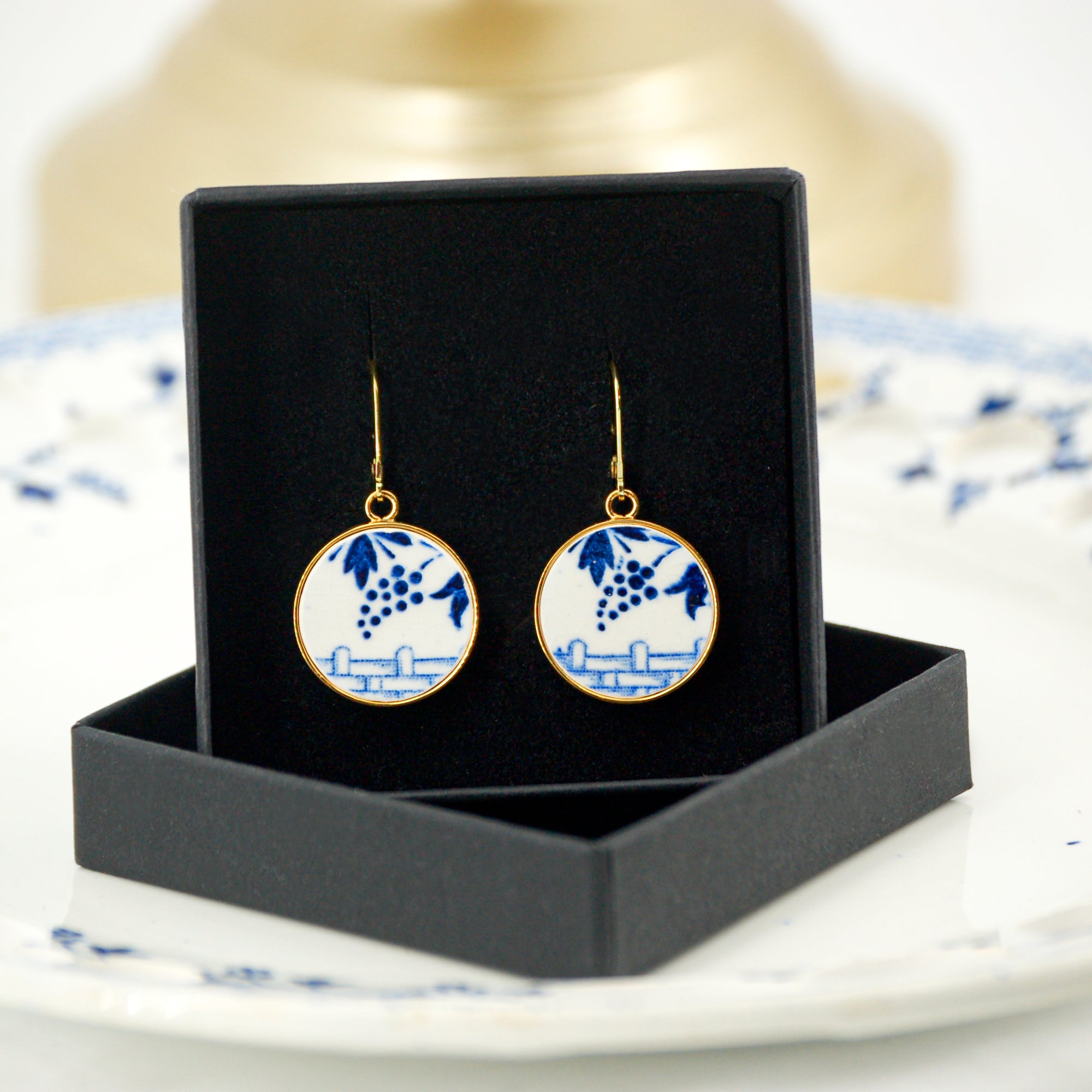 "Cornflower and Weaving" earrings, gold finish