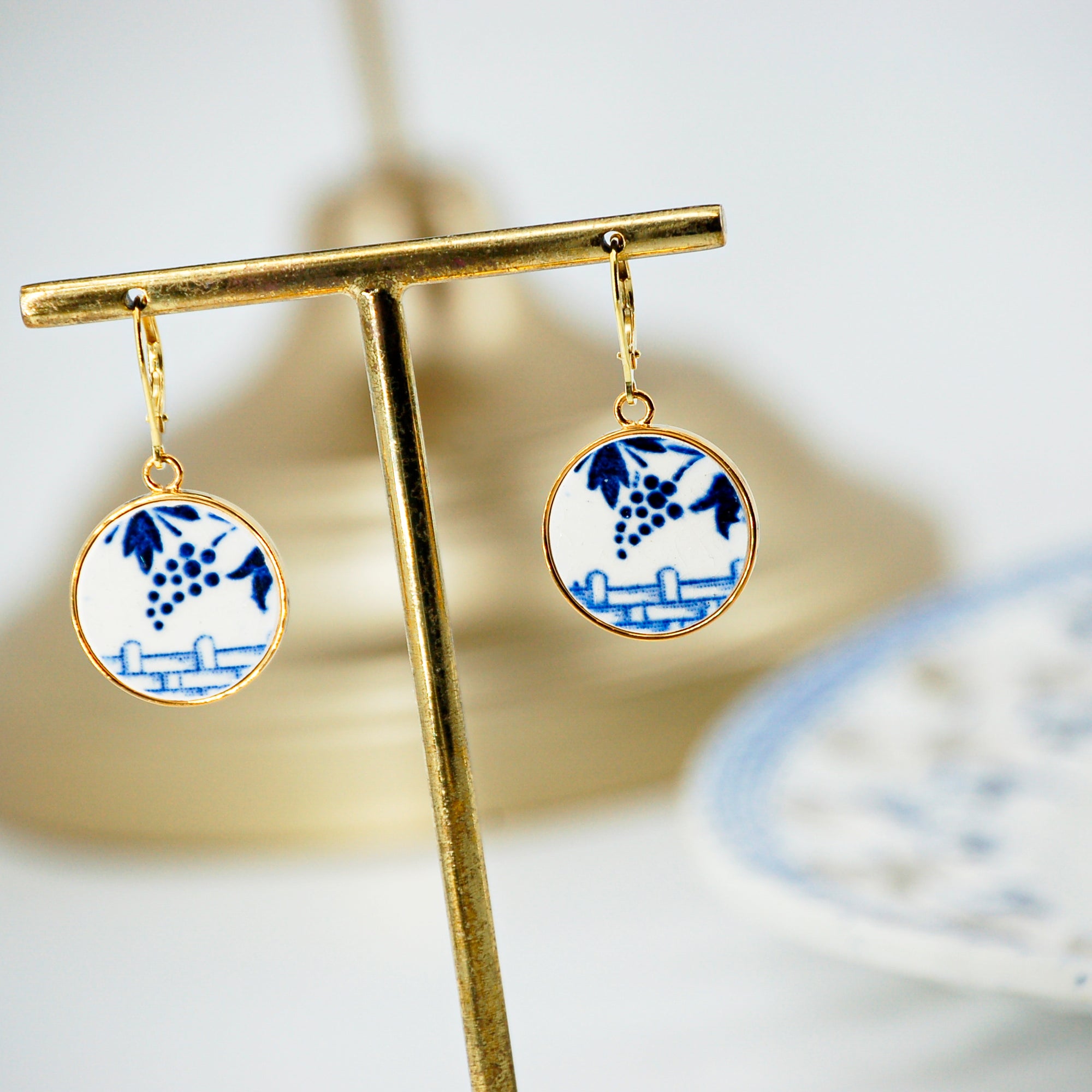 "Cornflower and Weaving" earrings, gold finish