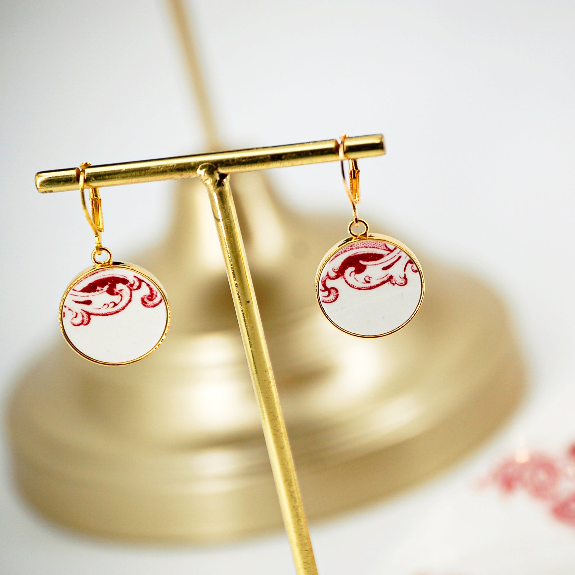 "Swirls in old rose" earrings, gold finish