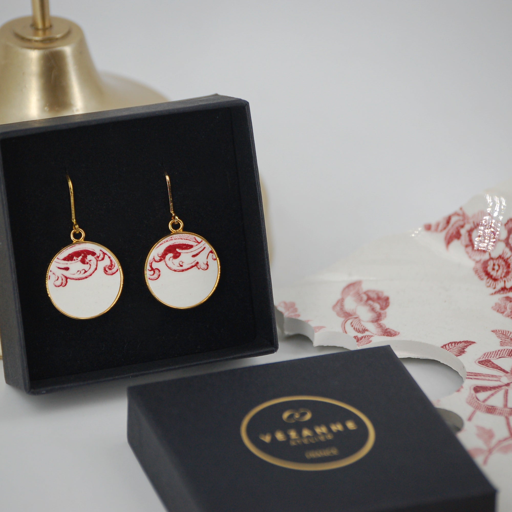"Swirls in old rose" earrings, gold finish