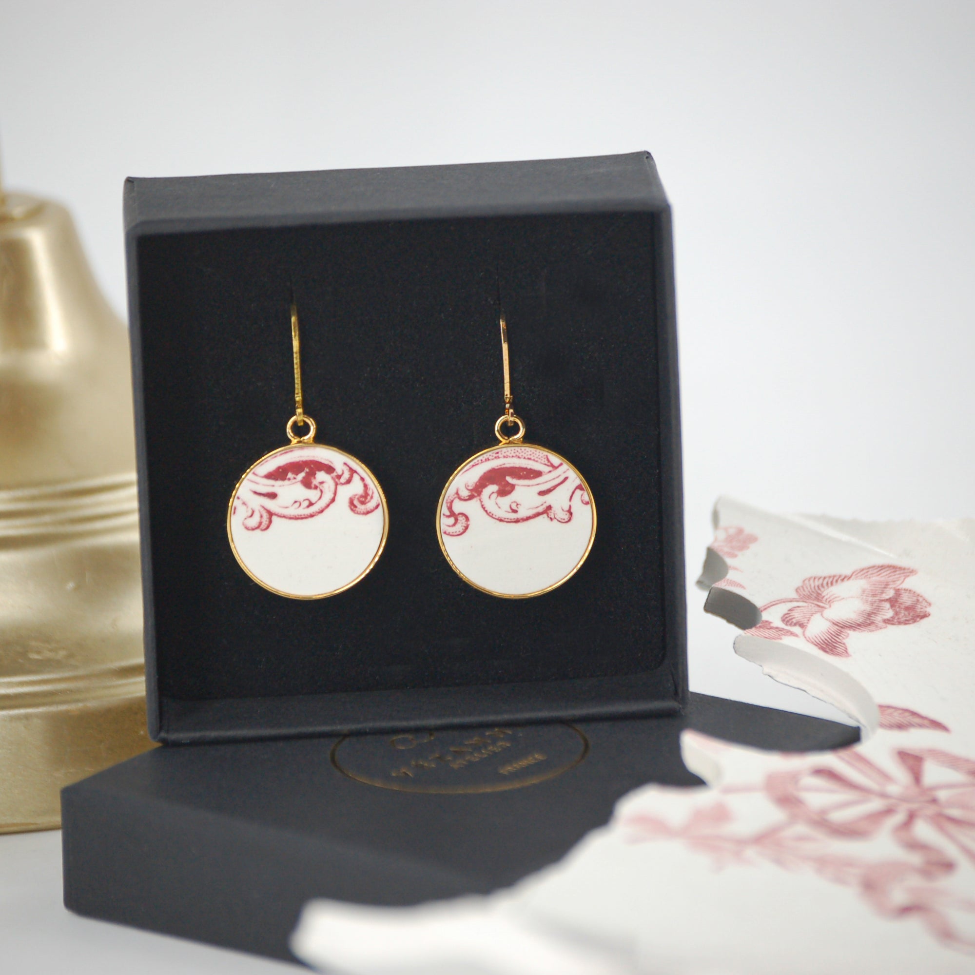 "Swirls in old rose" earrings, gold finish