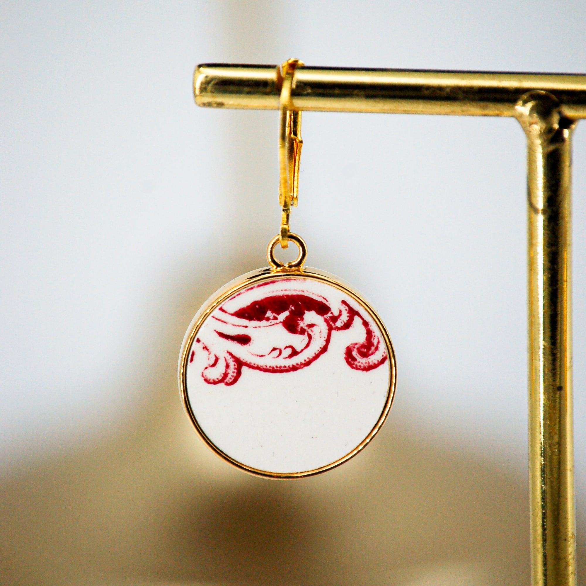 "Swirls in old rose" earrings, gold finish