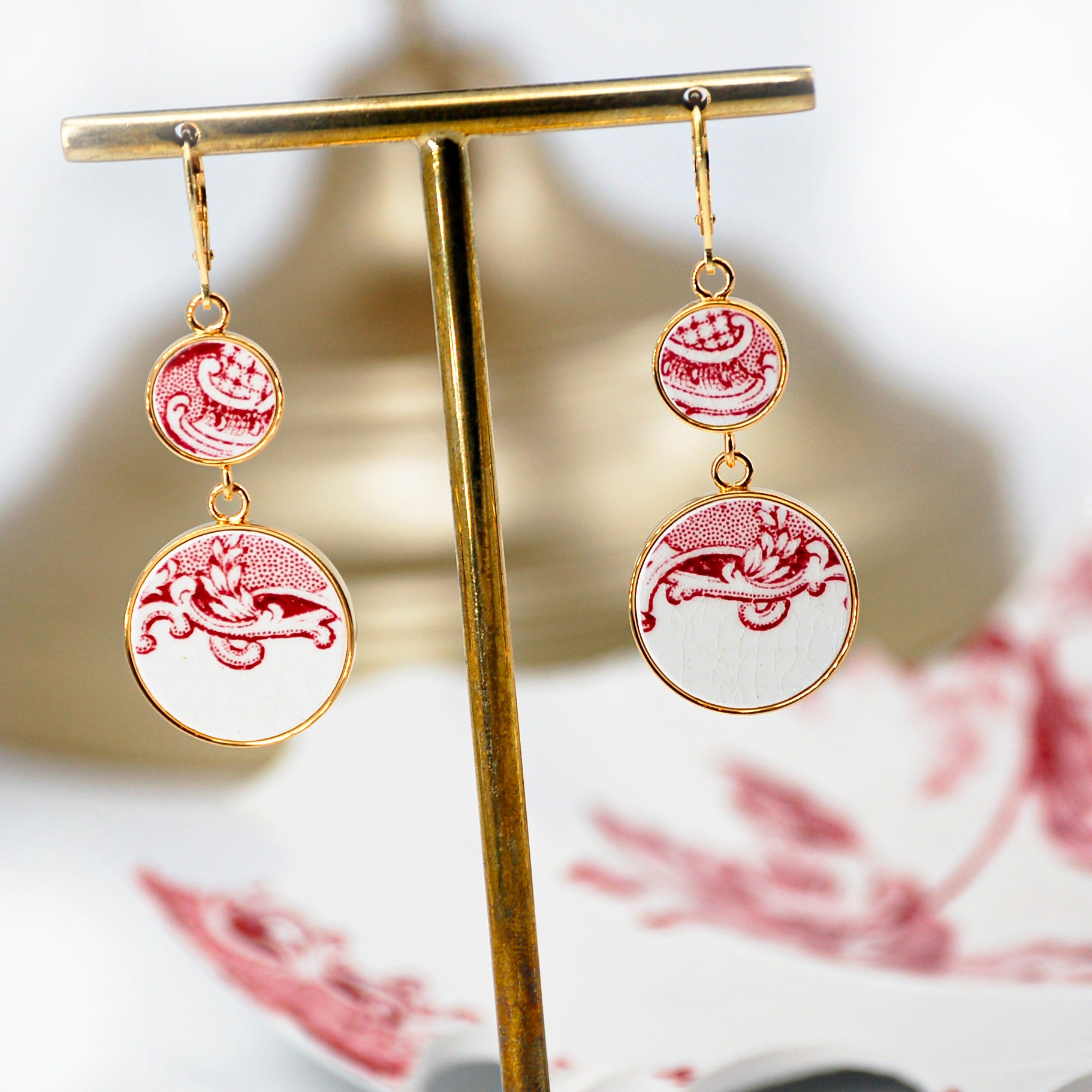 "Geometric Composition" earrings, gold finish