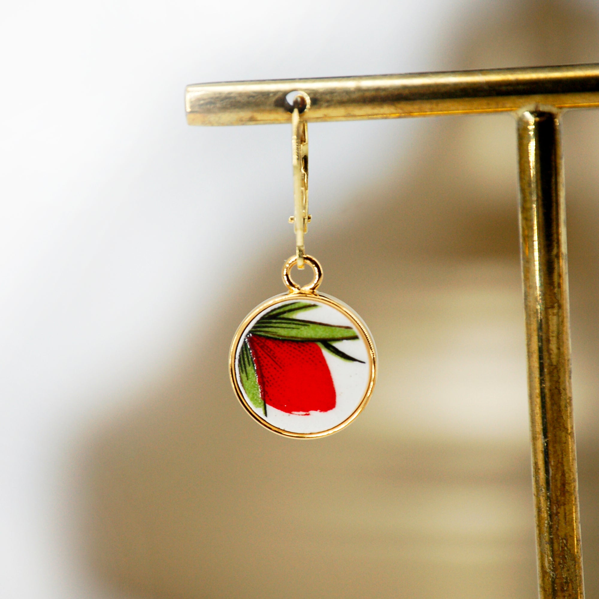 "Rosebud" earrings, gold finish