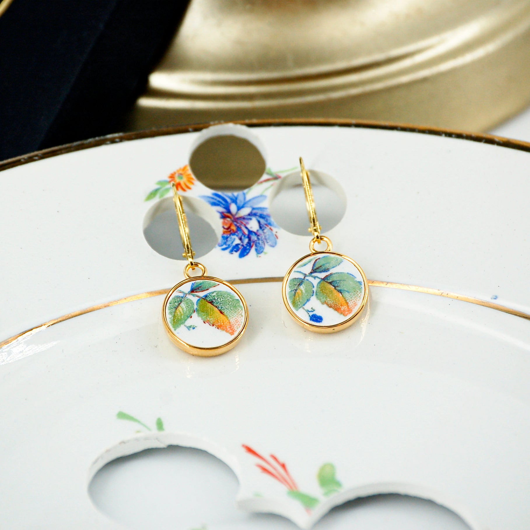 "Berry Leaves" earrings, gold finish