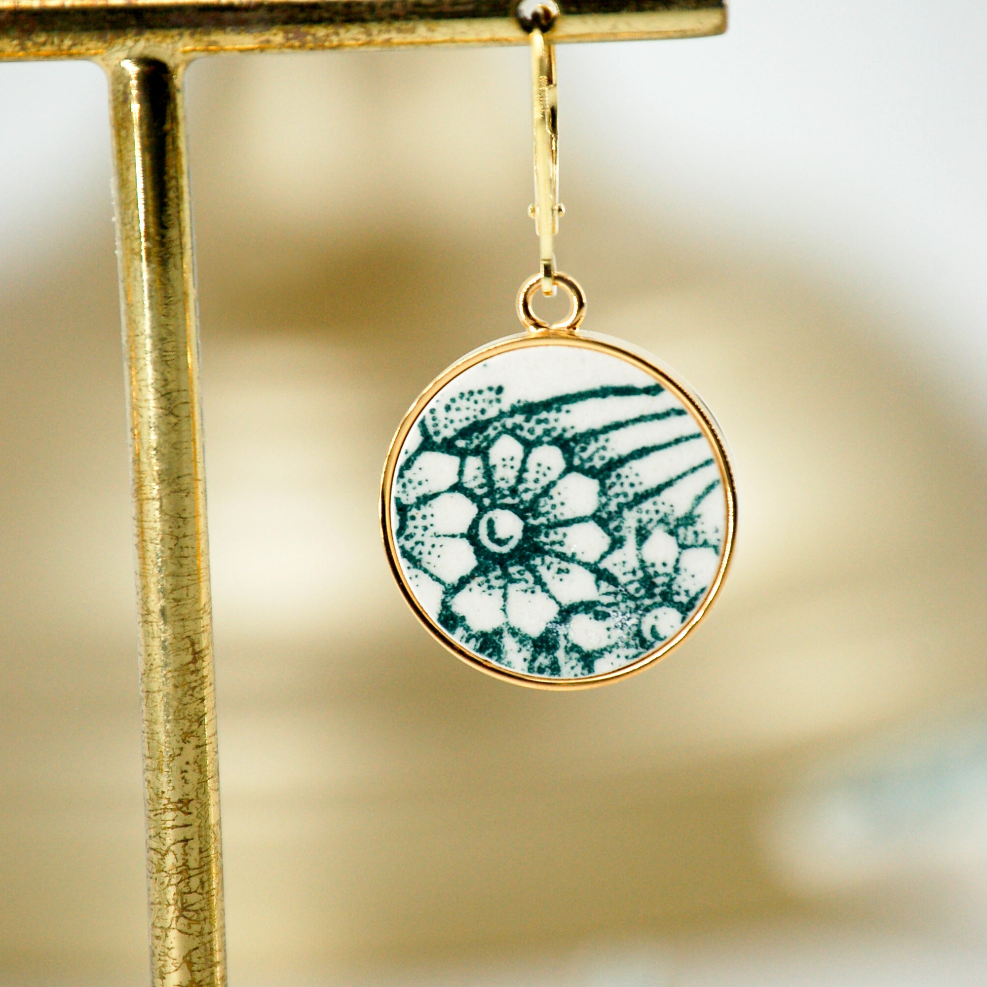 "Green Flowers" earrings, gold finish