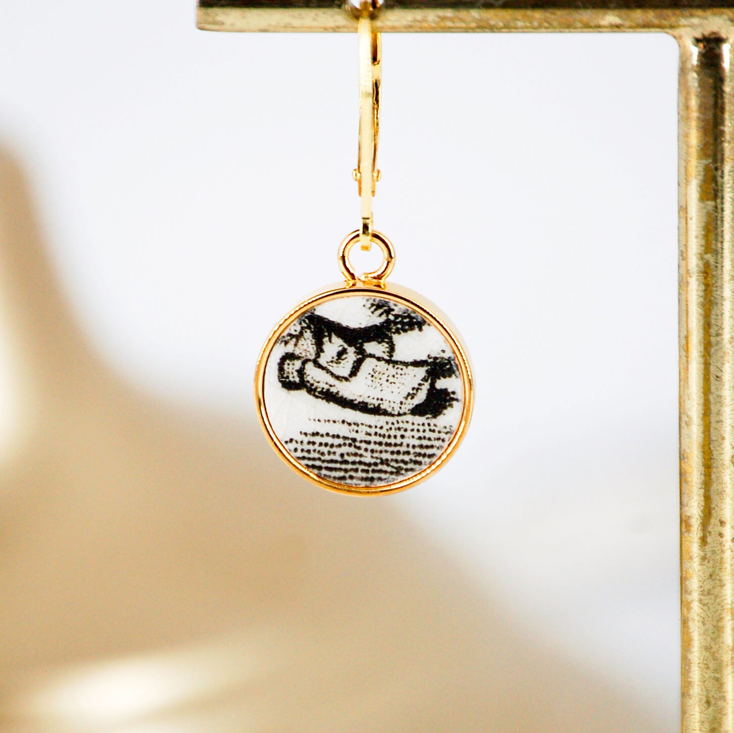 "Little Clogs" earrings, gold finish