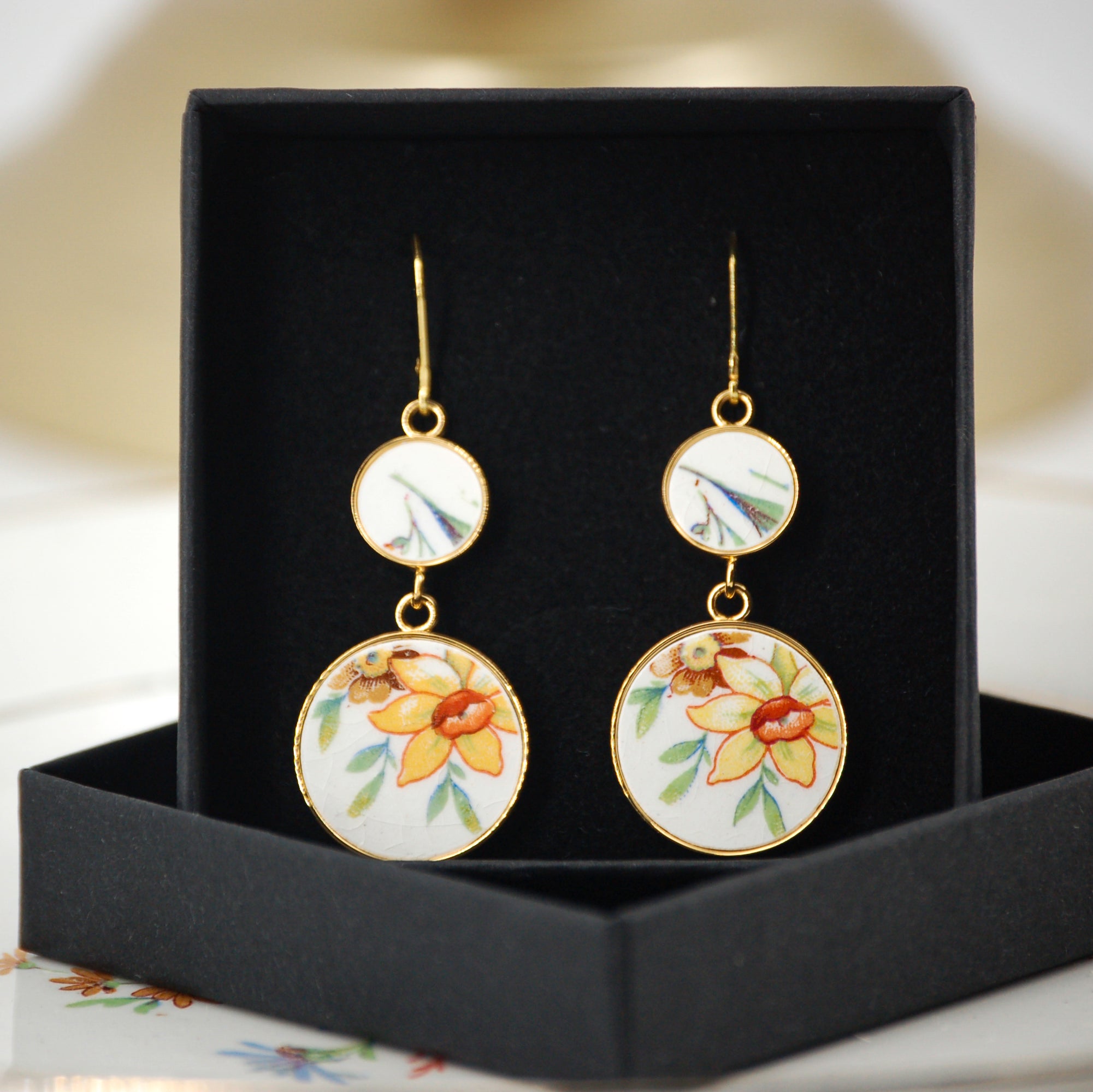 "Bouquet of Daffodils" earrings, gold finish