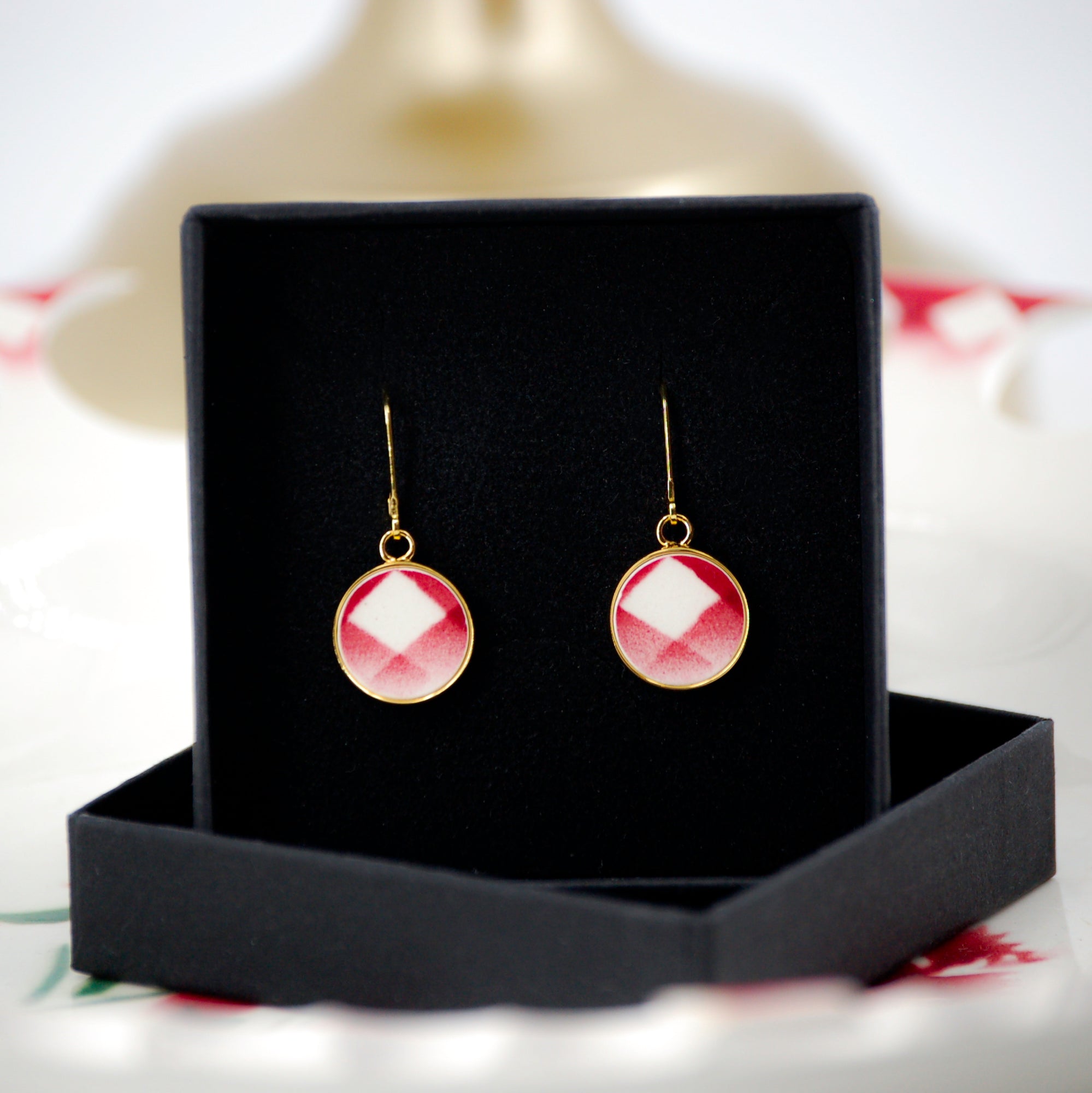"Diamond pattern in old rose" earrings, gold finish