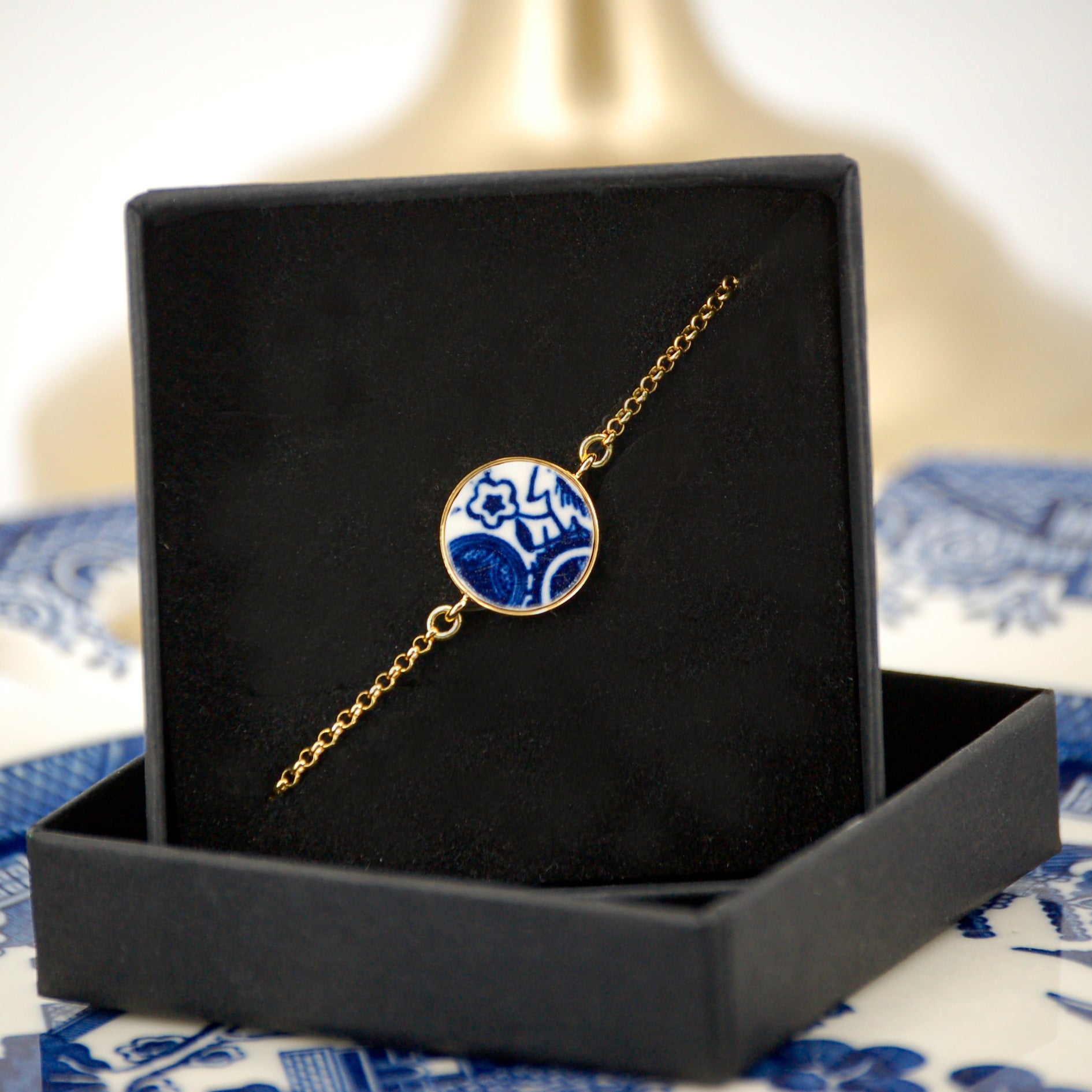 Bracelet ajustable "Fleur et cercles bleus"