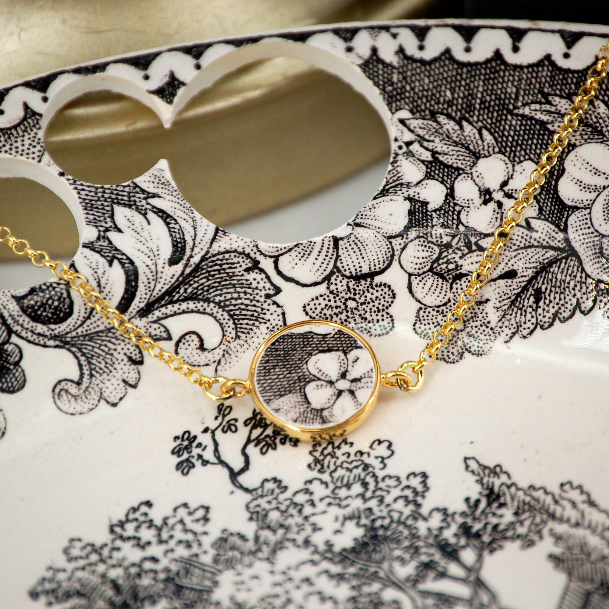 Adjustable "Little Flower" bracelet, gold finish