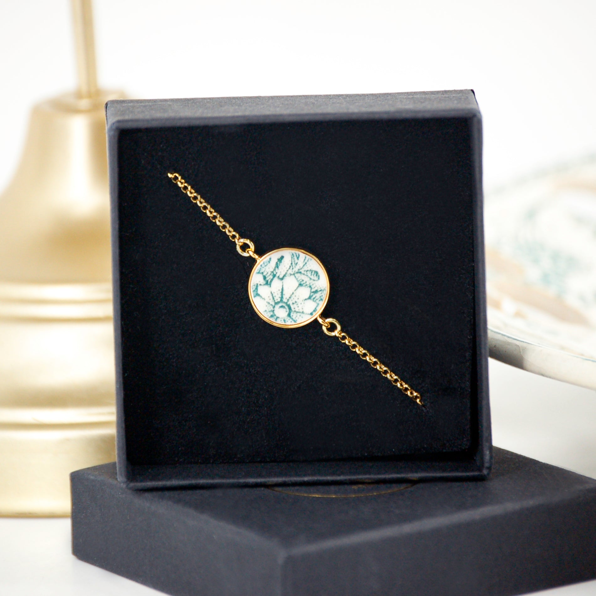 Adjustable bracelet "Green Flowers", gold finish