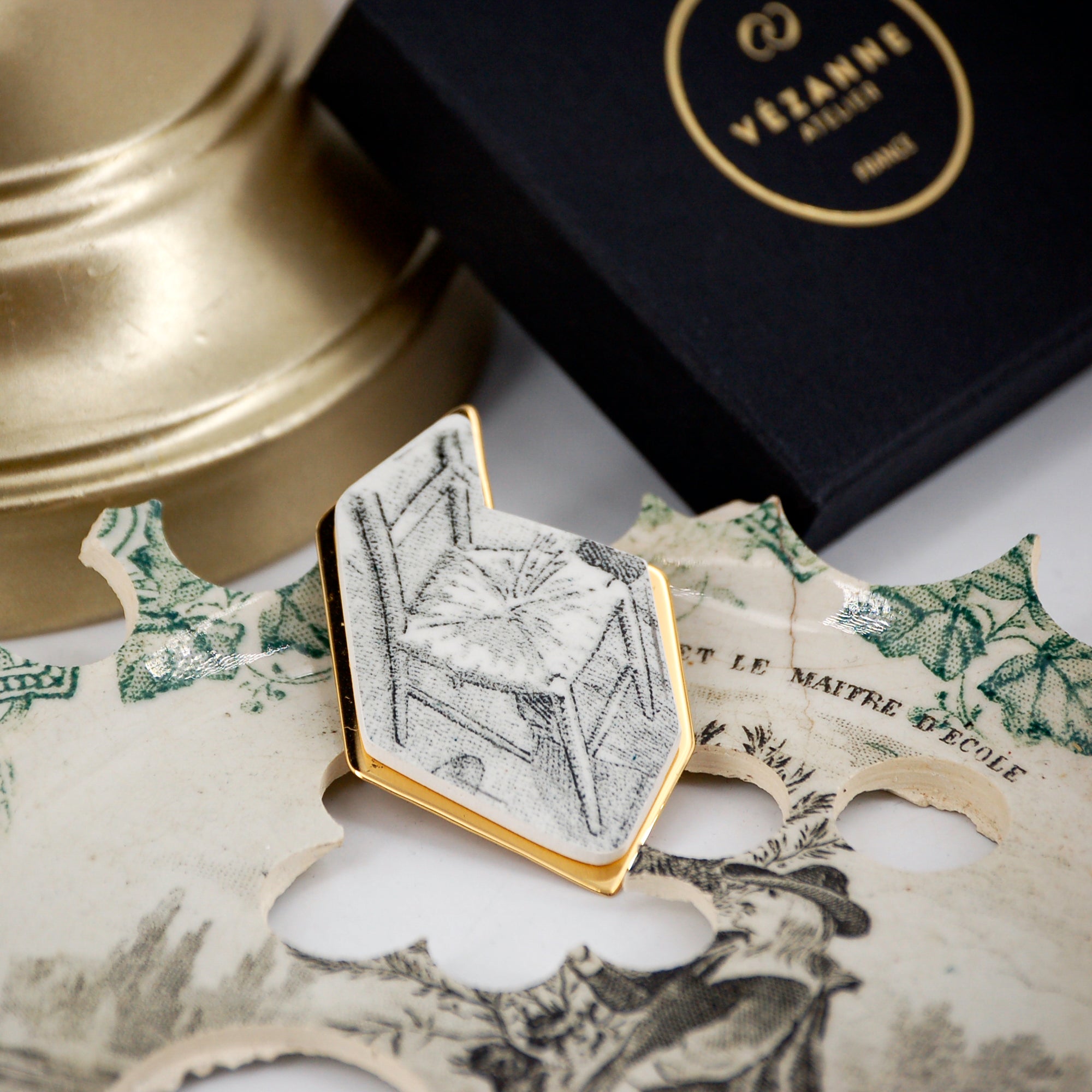 "The Chair" brooch, gold finish